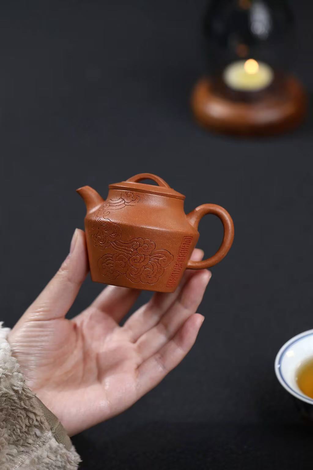 Handmade Yixing Zisha Teapot "Xiang Yun" (Auspicious Clouds) | 祥云 - 120ml