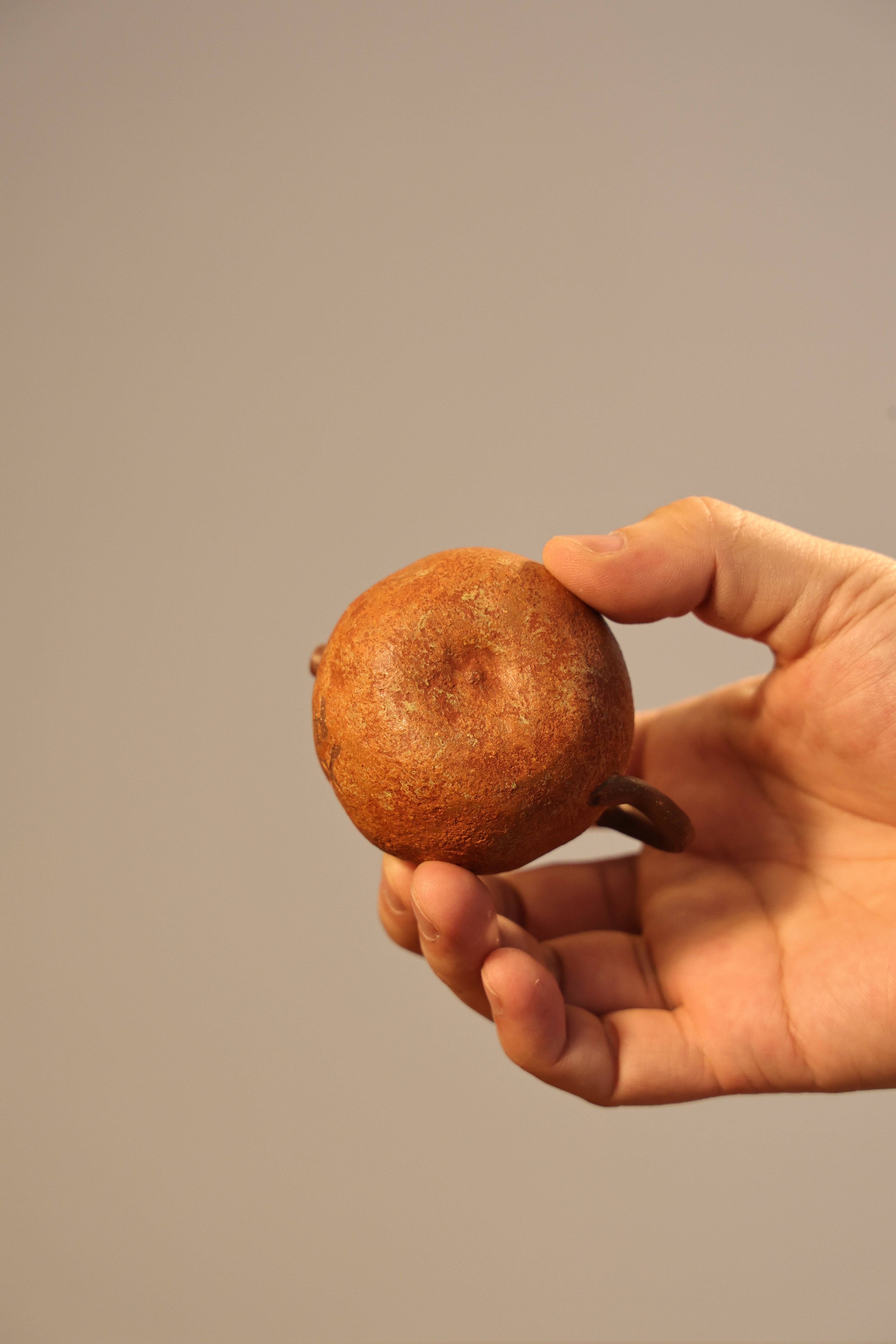 Handmade Yixing Zisha Teapot "Zi Zai Ye Ju"(Freedom Tangerine) | 自在野桔壶 - 91ml