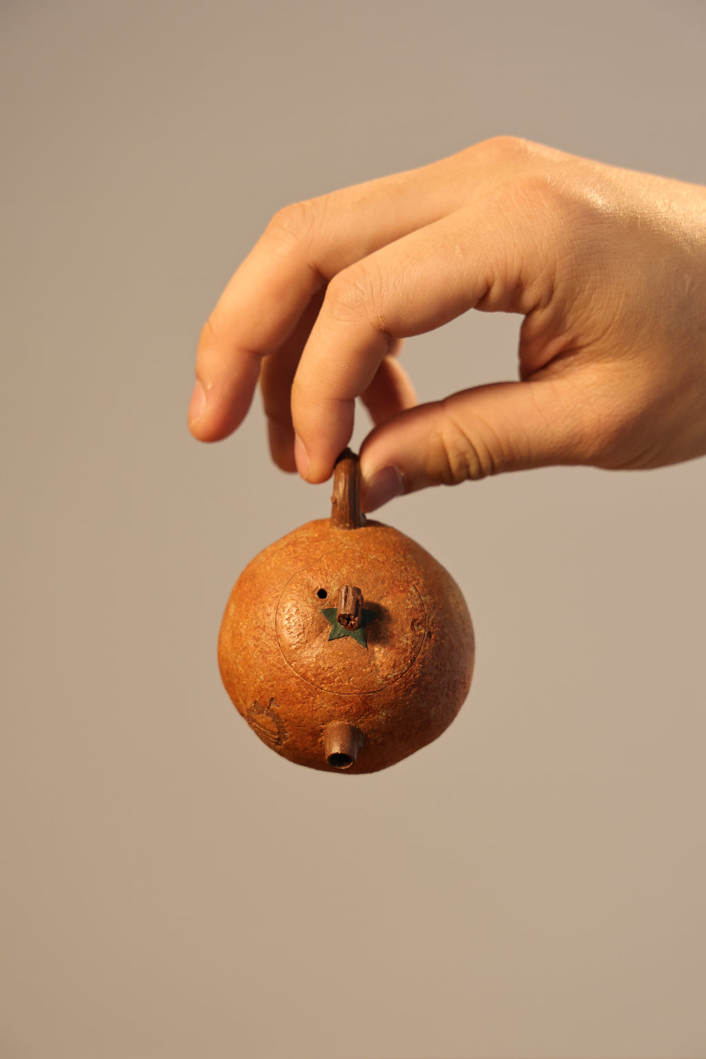 Handmade Yixing Zisha Teapot "Zi Zai Ye Ju"(Freedom Tangerine) | 自在野桔壶 - 91ml