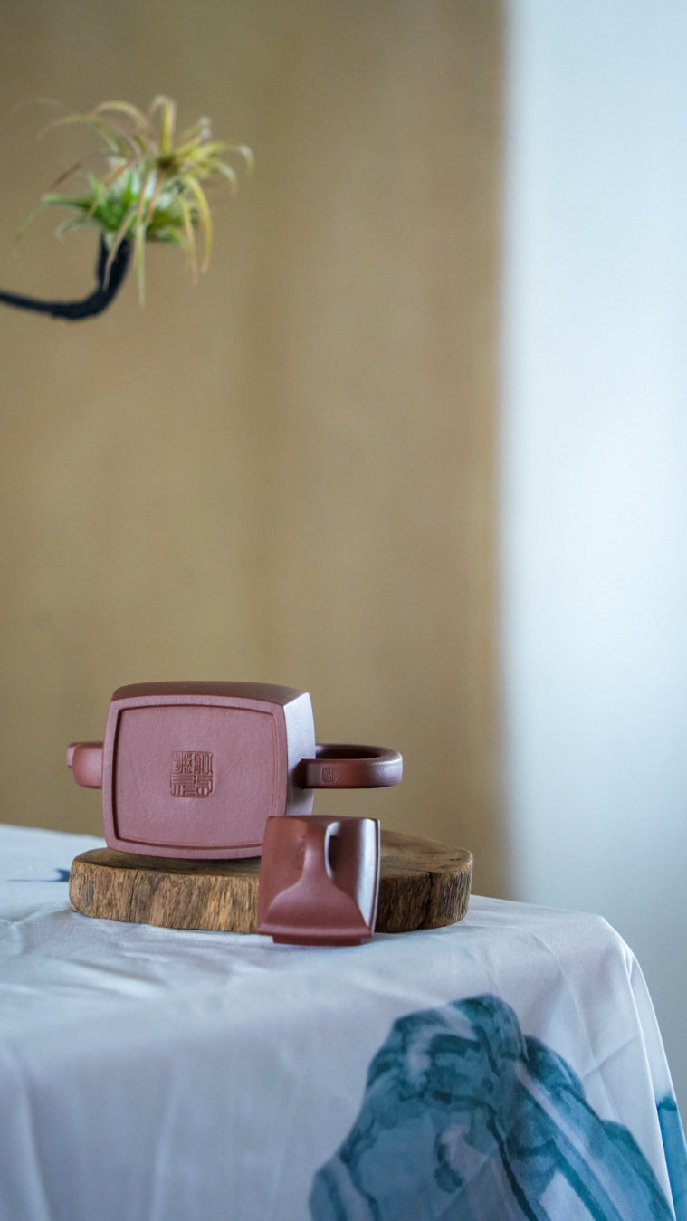 Fully Handmade Yixing Teapot "Xiao Han Fang" - 200ml