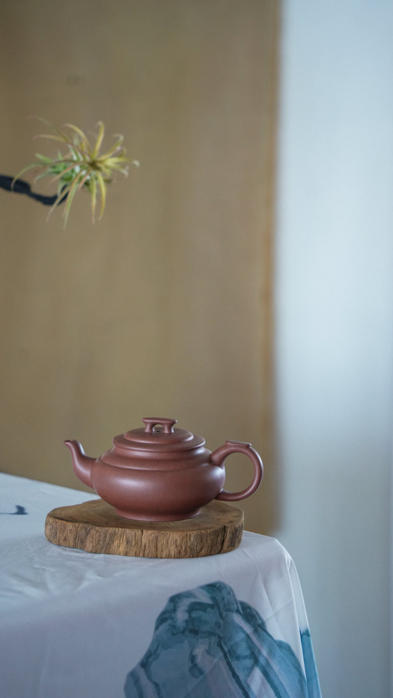 Authentic Yixing Zisha Teapot "Shang Xin Qiao" (New Bridge) - 195ml