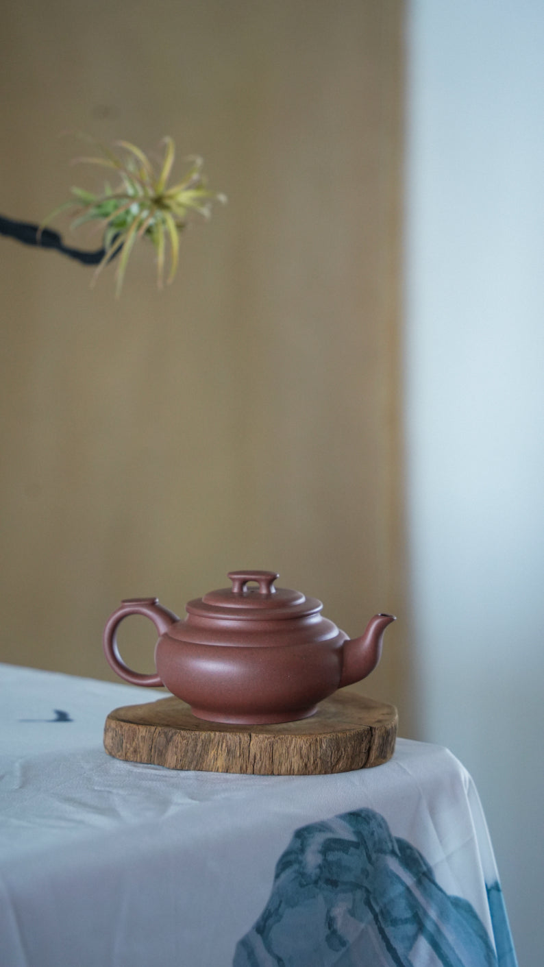 Authentic Yixing Zisha Teapot "Shang Xin Qiao" (New Bridge) - 195ml