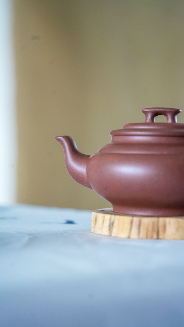 Authentic Yixing Zisha Teapot "Shang Xin Qiao" (New Bridge) - 195ml