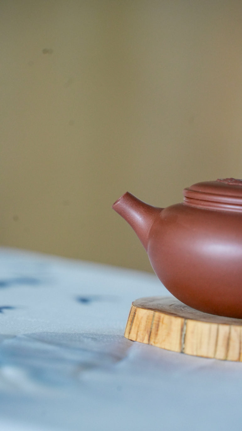 Authentic Handmade Yixing Zisha Teapot "Xiang Yun Ru Yi" - 150ml