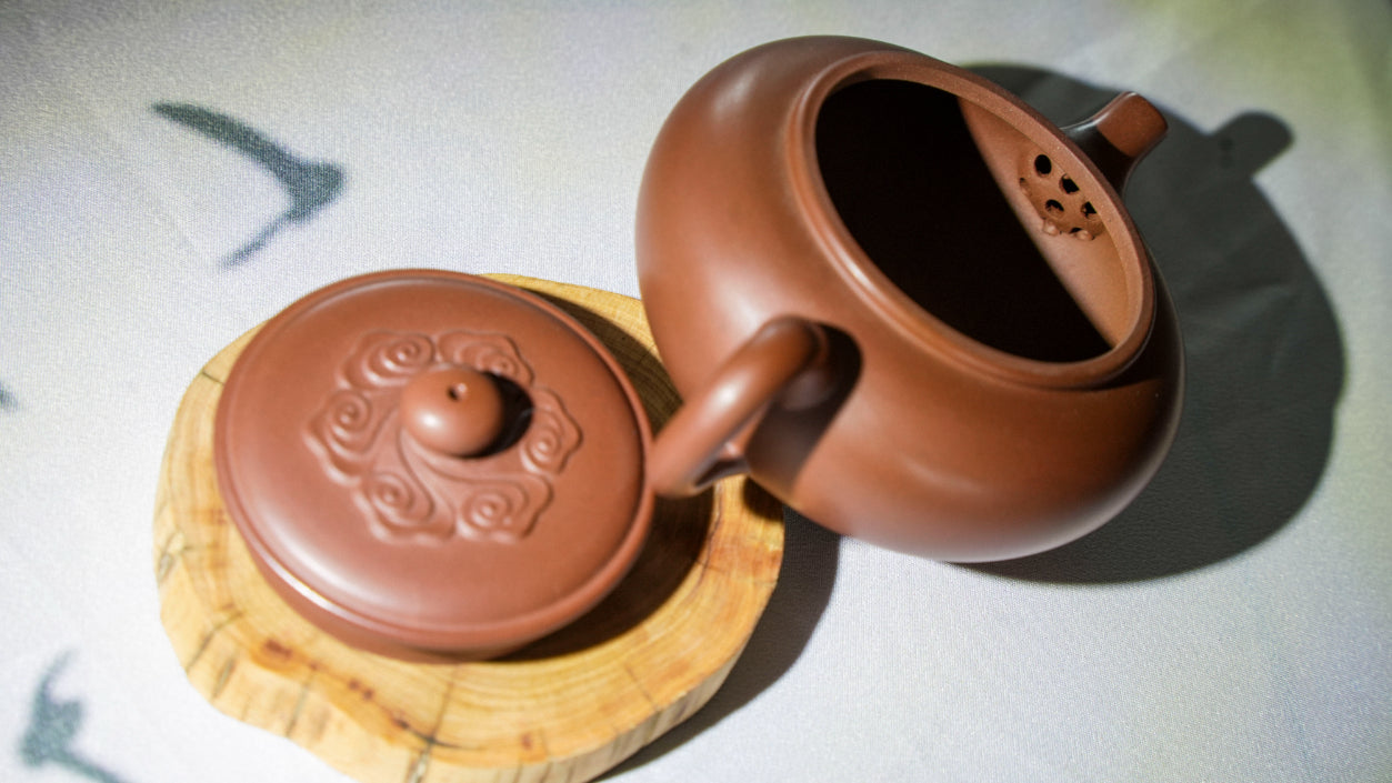 Authentic Handmade Yixing Zisha Teapot "Xiang Yun Ru Yi" - 150ml