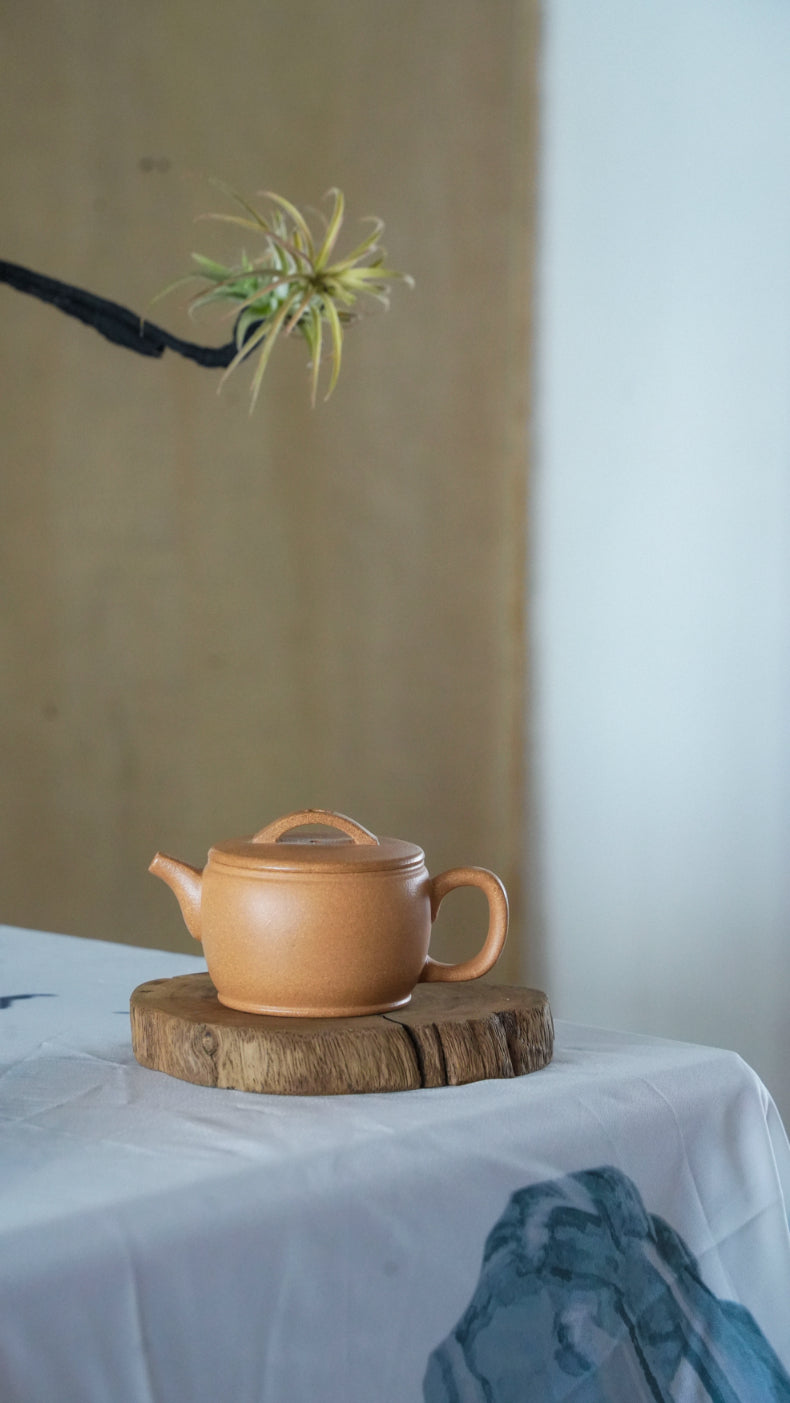 Classic "Han Wa" Zisha Teapot - 140ml