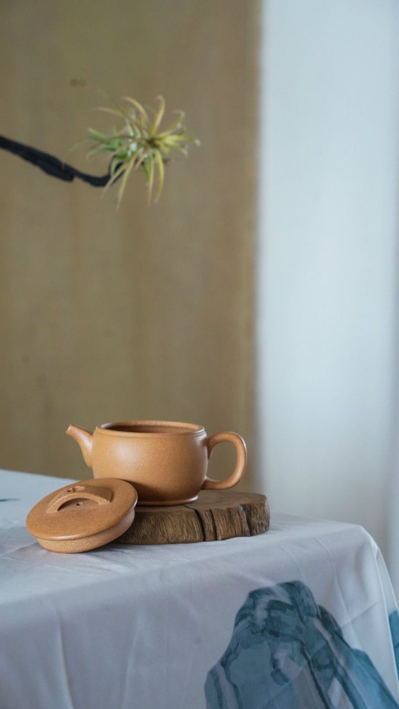 Classic "Han Wa" Zisha Teapot - 140ml