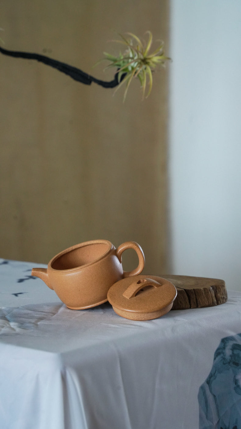 Classic "Han Wa" Zisha Teapot - 140ml