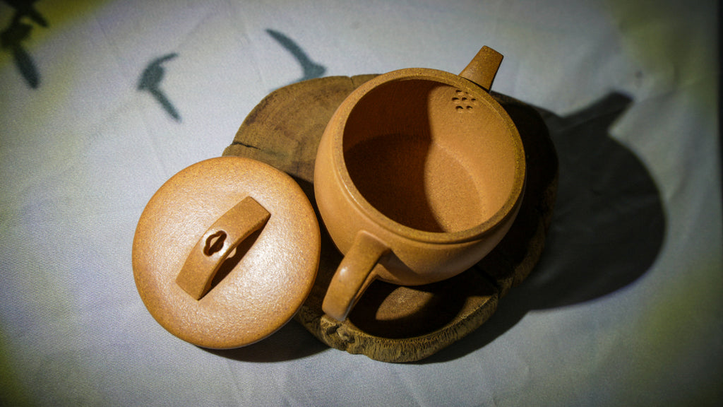 Classic "Han Wa" Zisha Teapot - 140ml