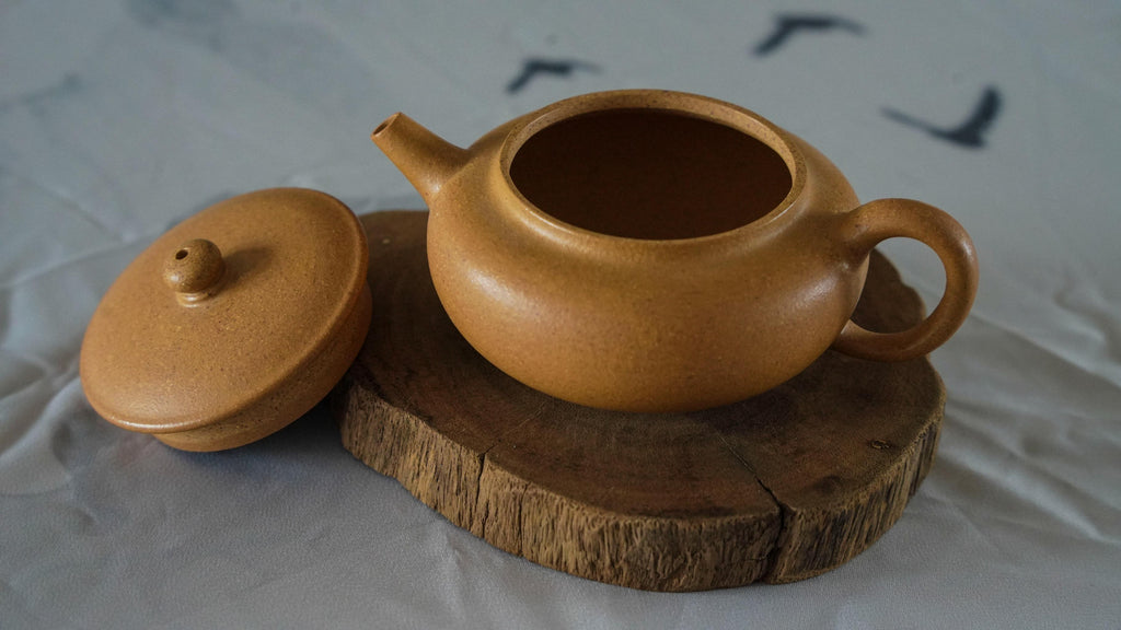 Handmade Yixing Zisha Teapot "Su Ying" (Plain Shadow) | 素影 - 150ml