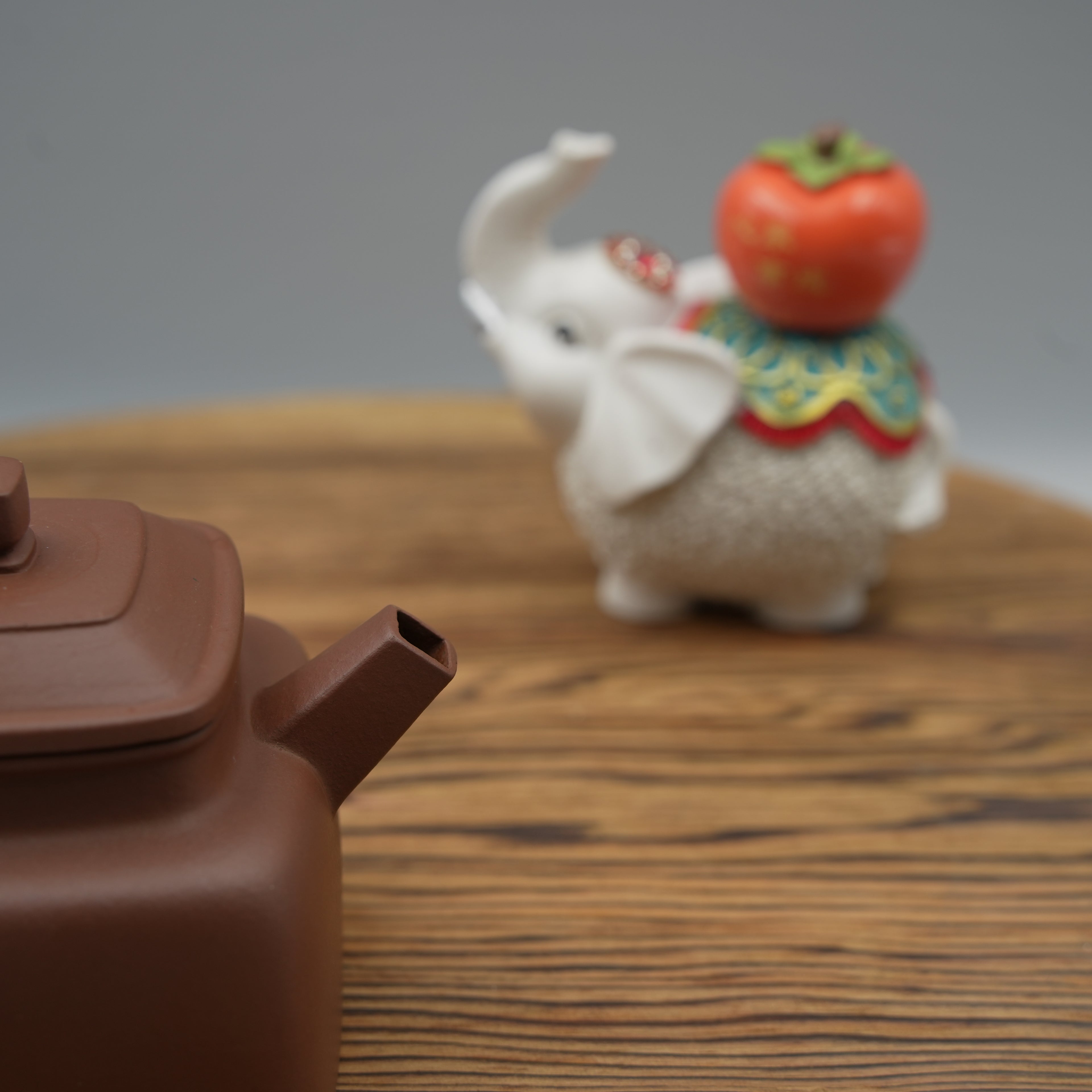 Handmade Yixing Zisha Teapot "Si Fang De Zhong " (Square Bell) | 四方德钟 - 200ml