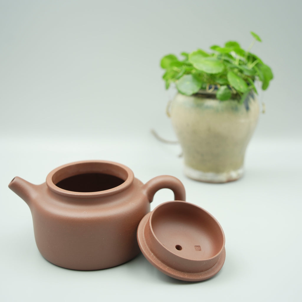 Handmade Yixing Zisha Teapot "De Zhong" (Bell of Virtue) | 德钟壶 - 260ml