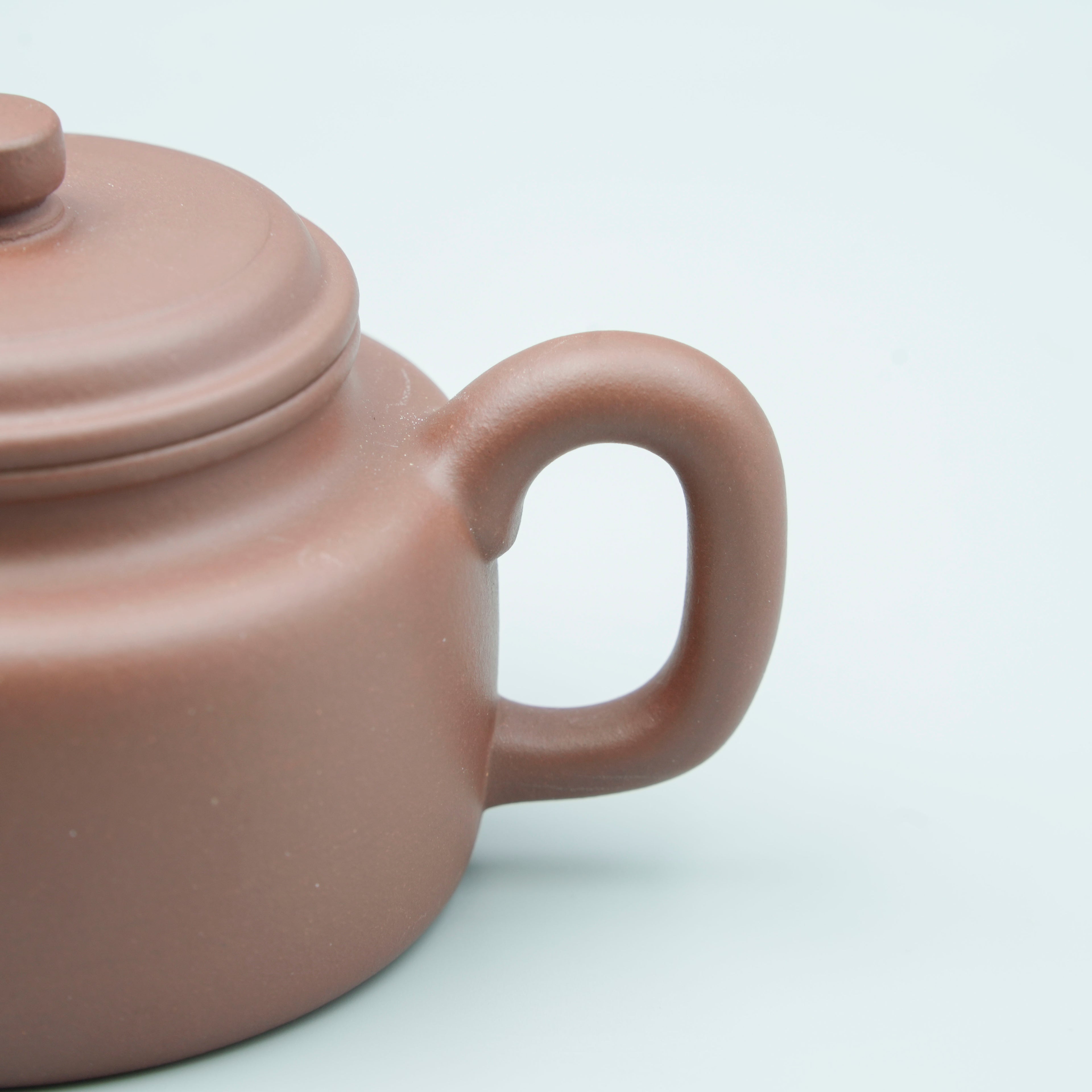 Handmade Yixing Zisha Teapot "De Zhong" (Bell of Virtue) | 德钟壶 - 260ml
