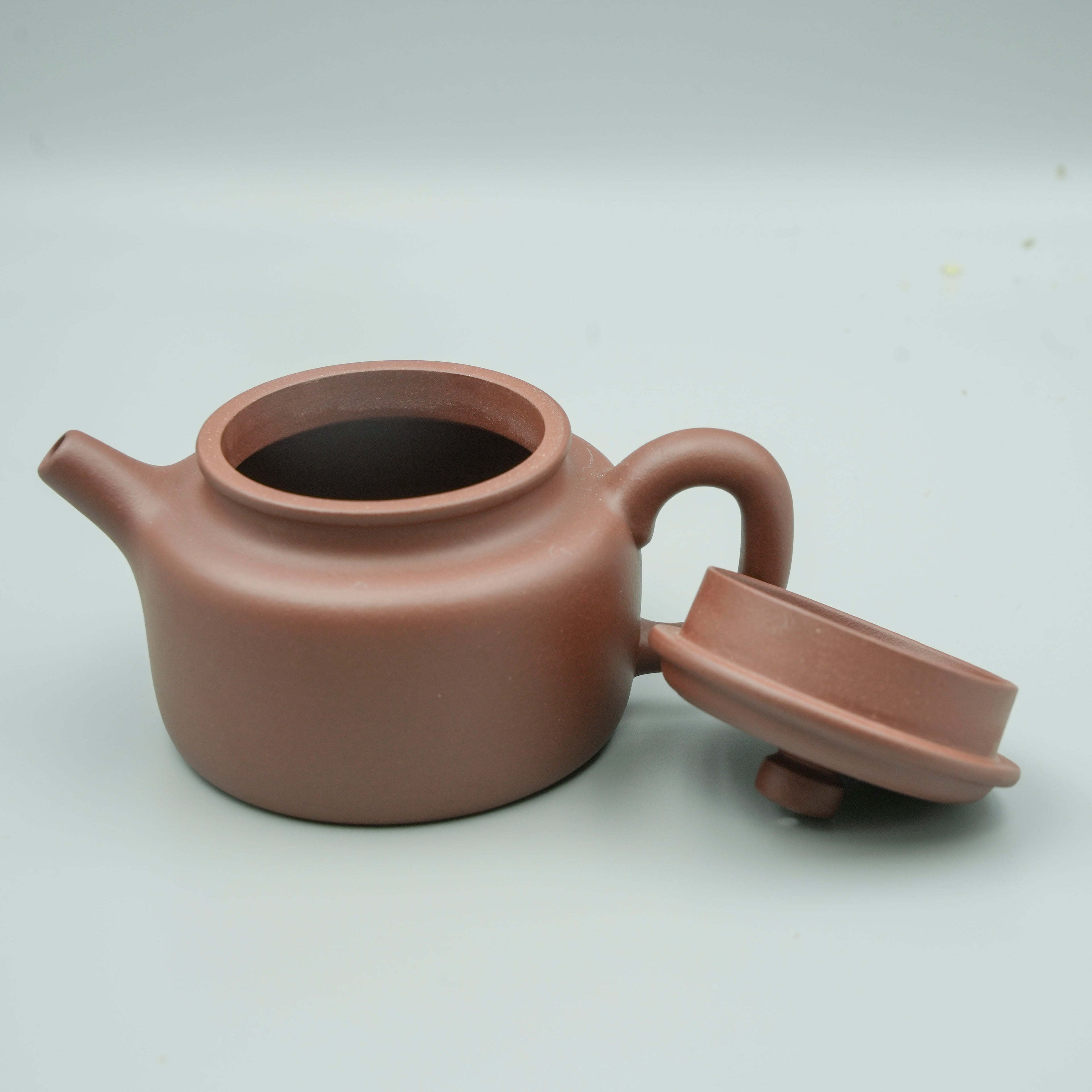 Handmade Yixing Zisha Teapot "De Zhong" (Bell of Virtue) | 德钟壶 - 260ml