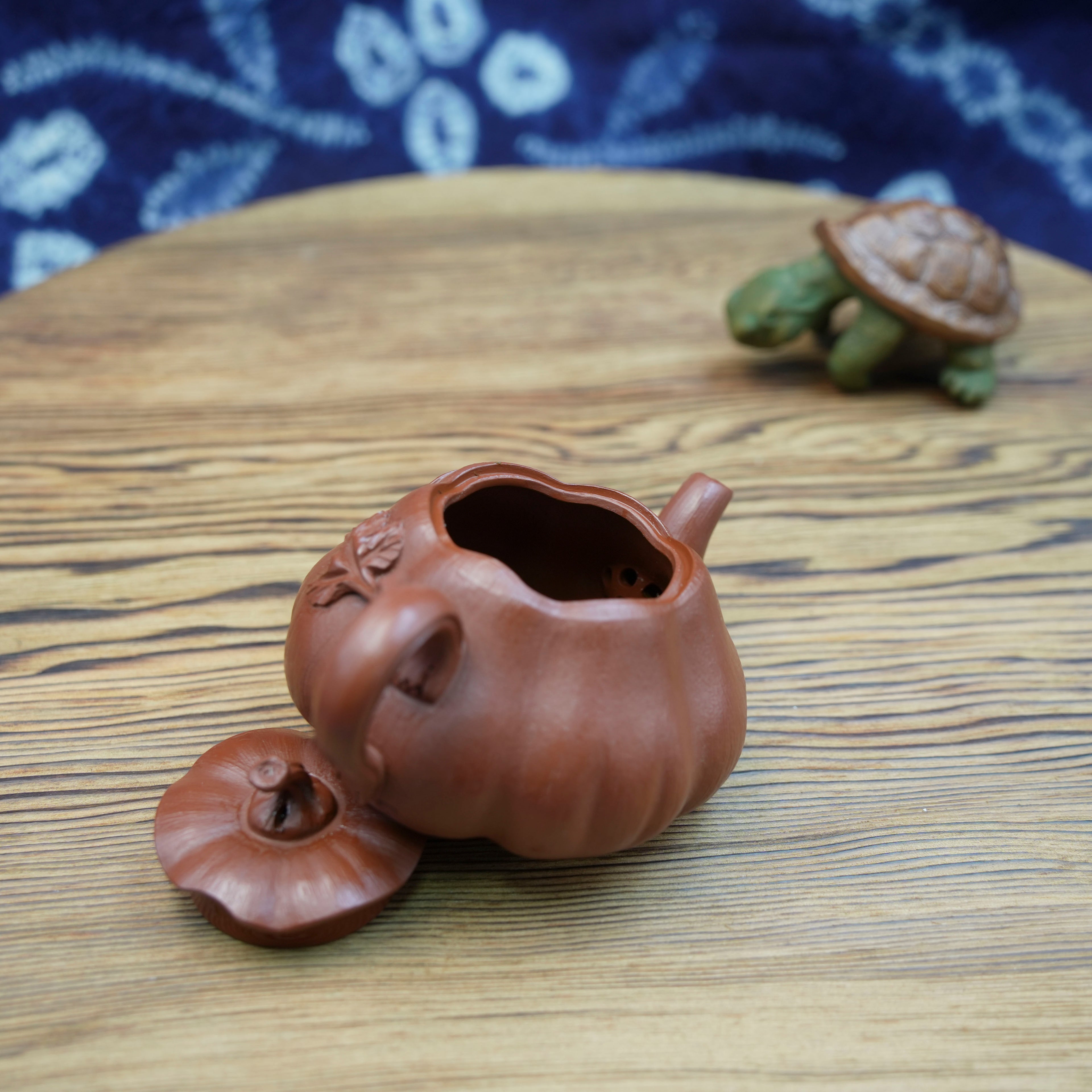 Handmade Yixing Zisha Teapot "Nan Gua" (Golden Harvest Pumpkin) | 南瓜壶 - 100ml