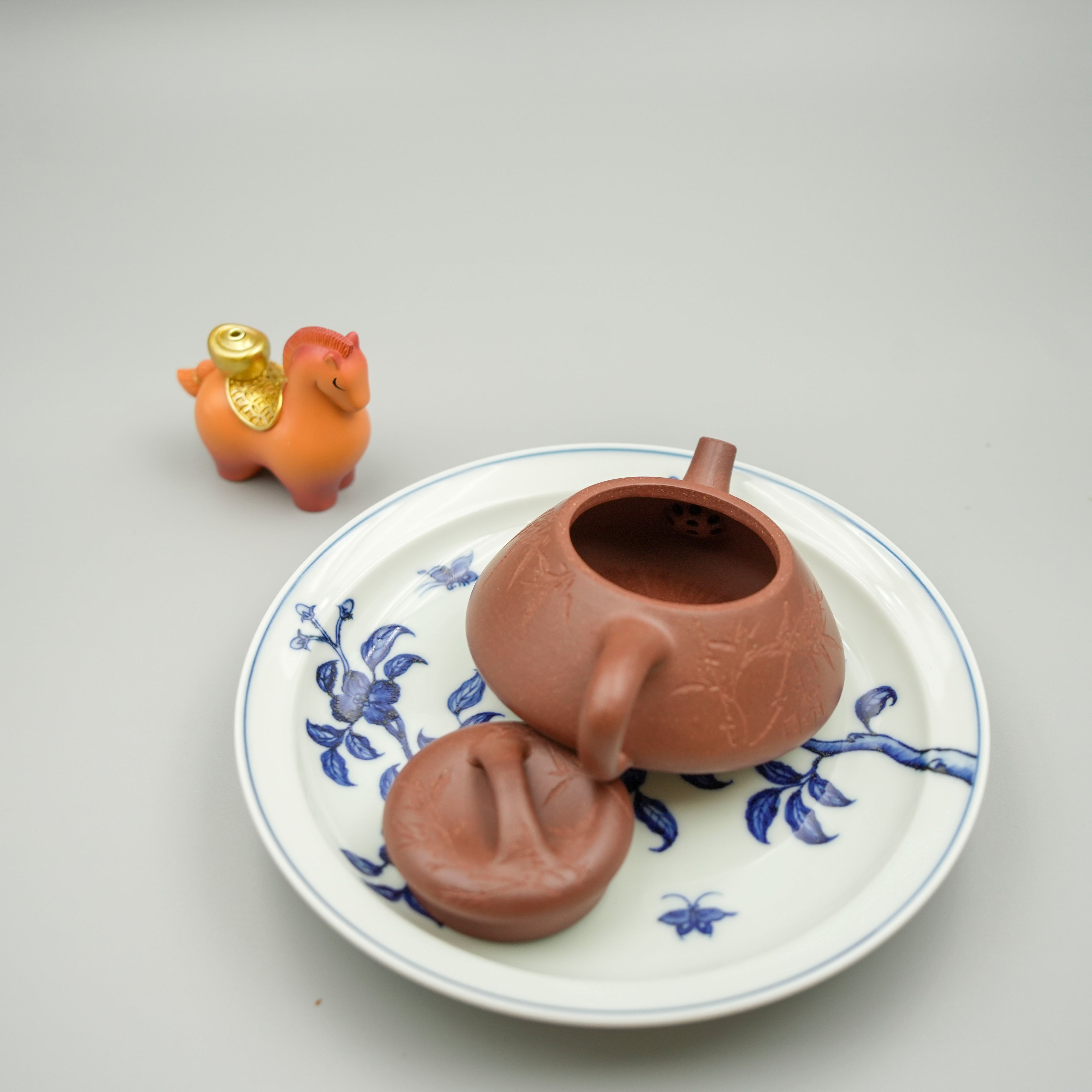 Handmade Yixing Zisha Teapot "Ying Piao" | 影瓢 - 150ml