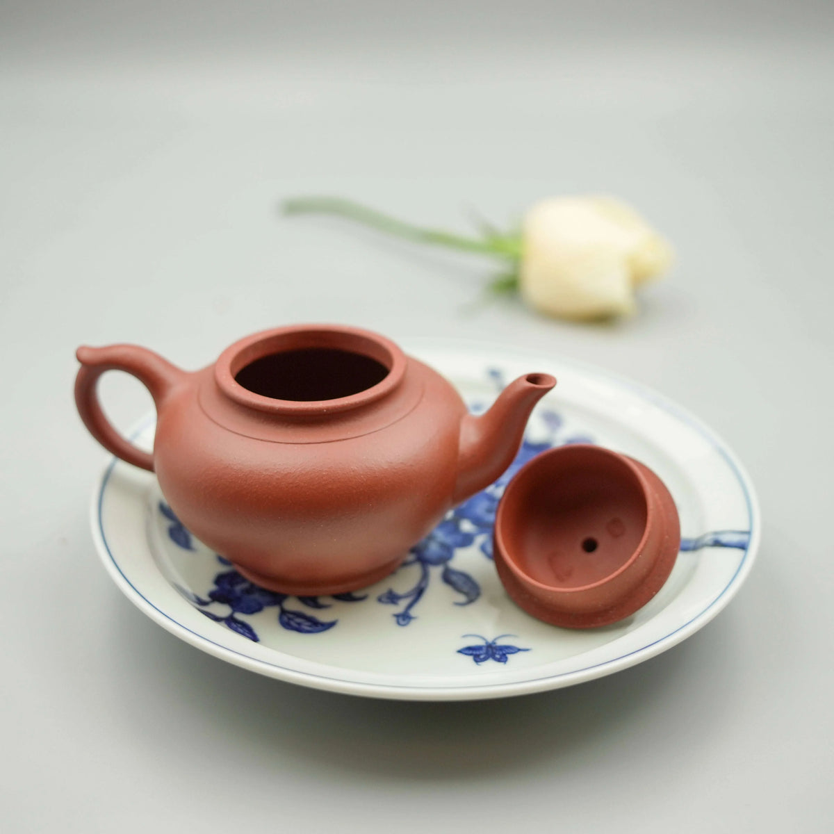 Handmade Yixing Zisha Teapot "Xiao Ying" | 笑樱 - 160ml
