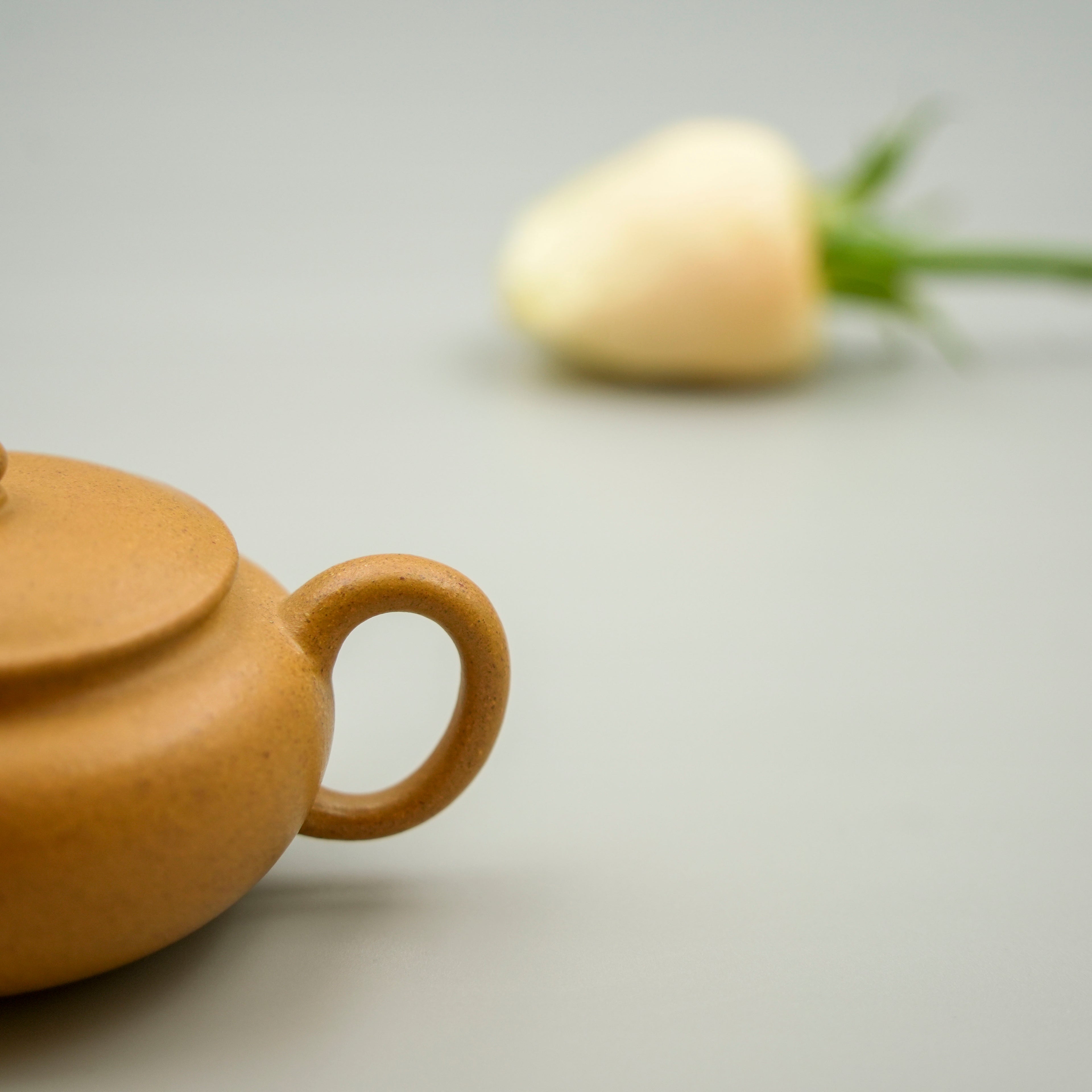 Handmade Yixing Zisha Teapot "Su Ying" (Plain Shadow) | 素影 - 150ml