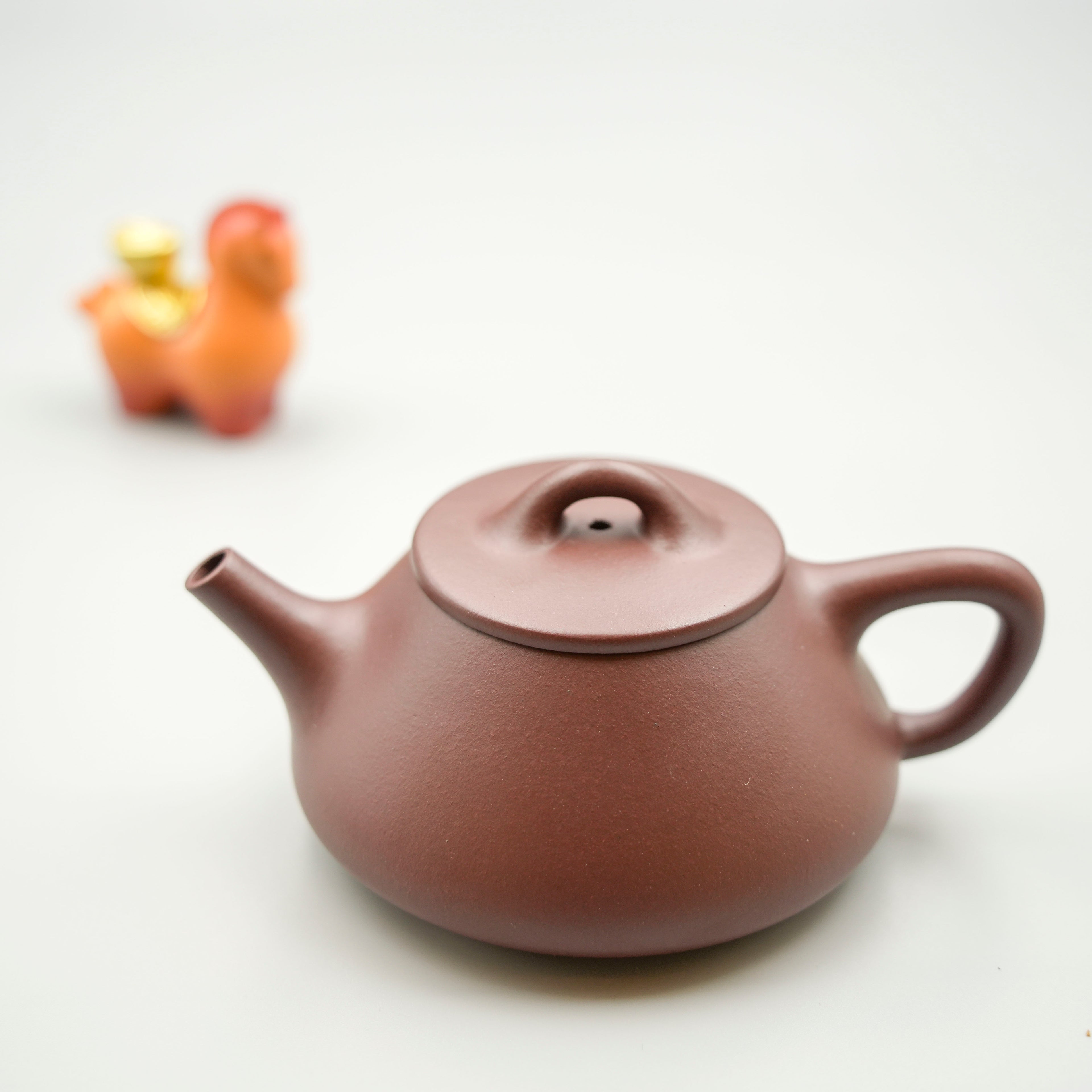 Handmade Yixing Zisha Teapot "Flat-Lid Shi Piao" | 平盖石瓢 - 220ml