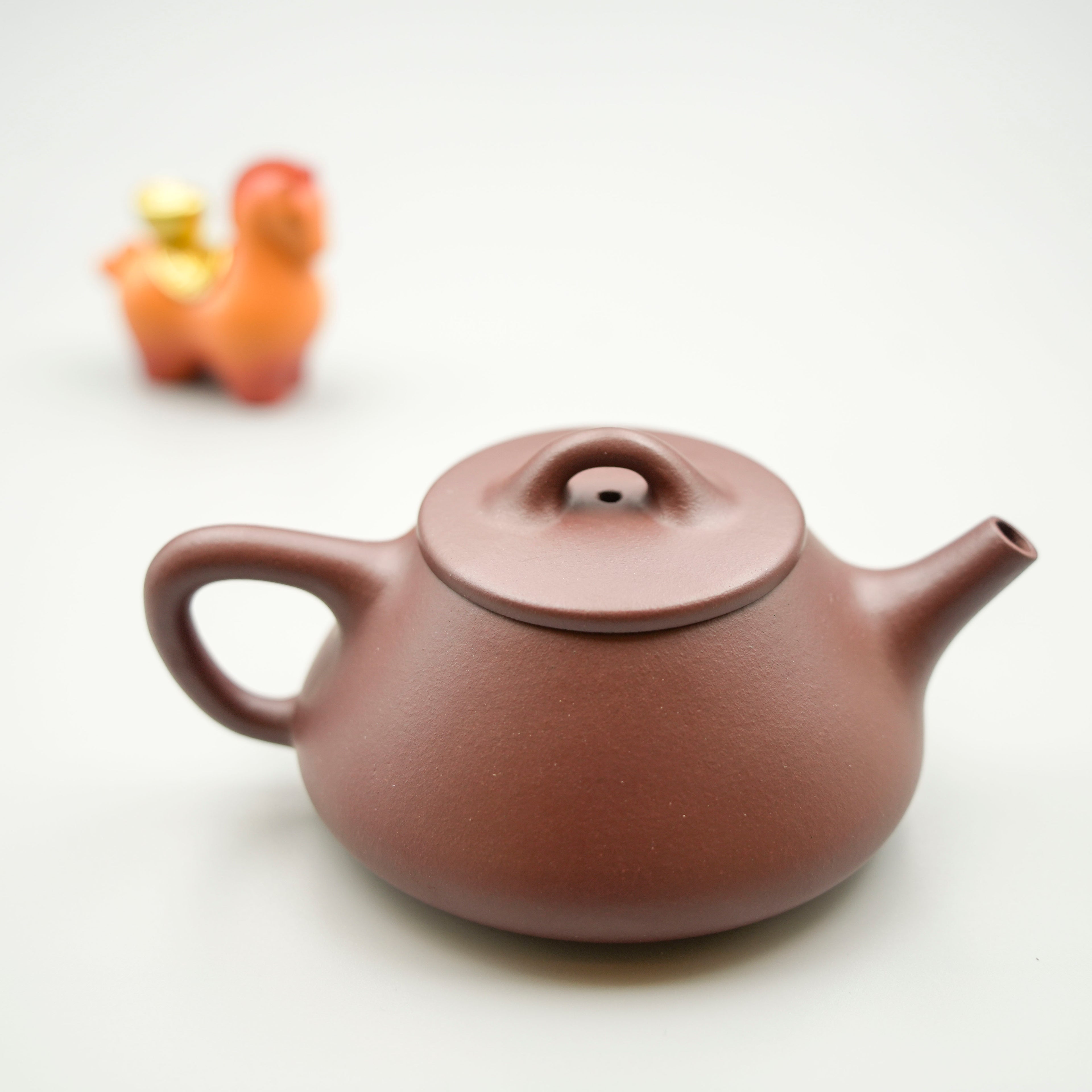 Handmade Yixing Zisha Teapot "Flat-Lid Shi Piao" | 平盖石瓢 - 220ml