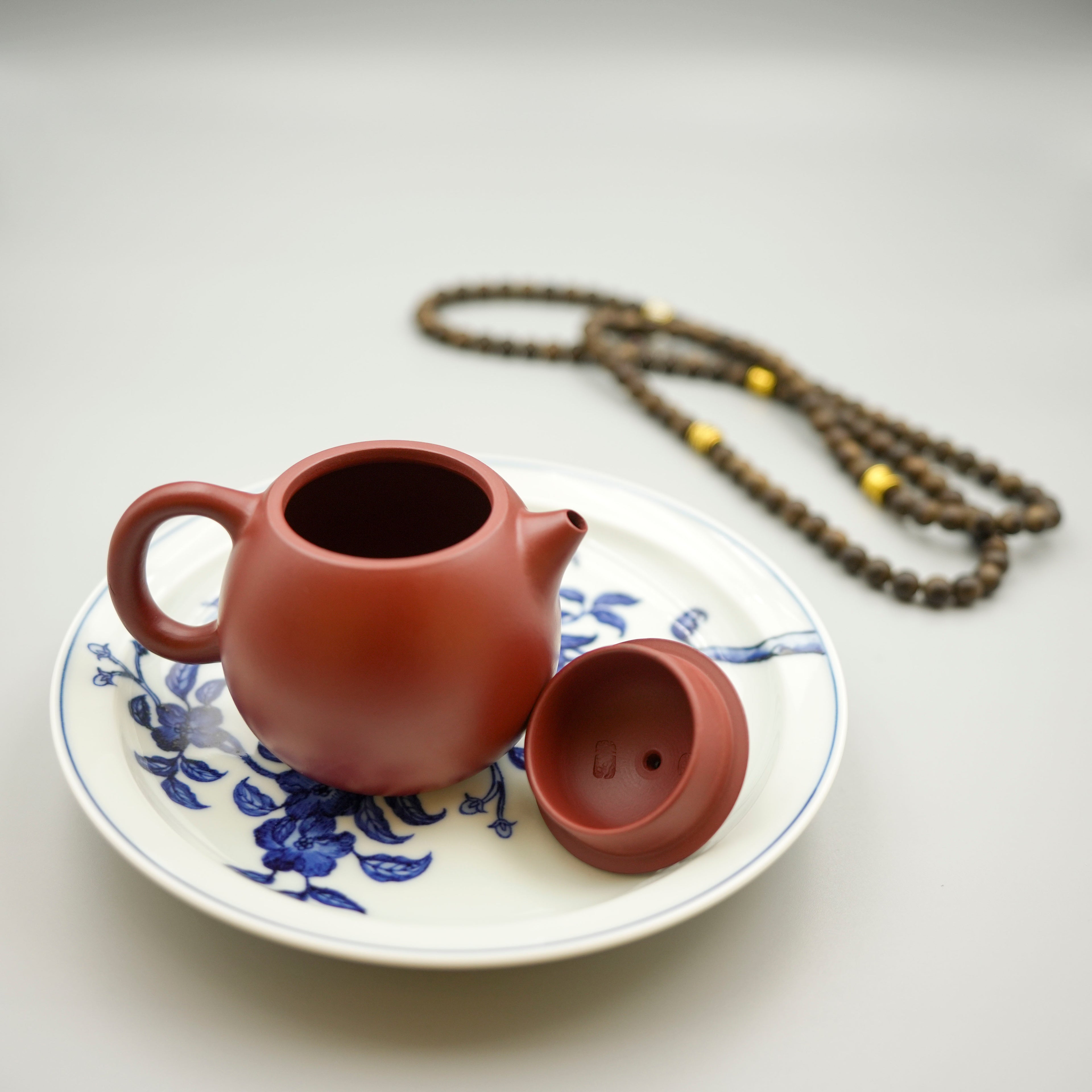 Handmade Yixing Zisha Teapot "Long Dan" (Dragon Egg) | 龙蛋 - 160ml