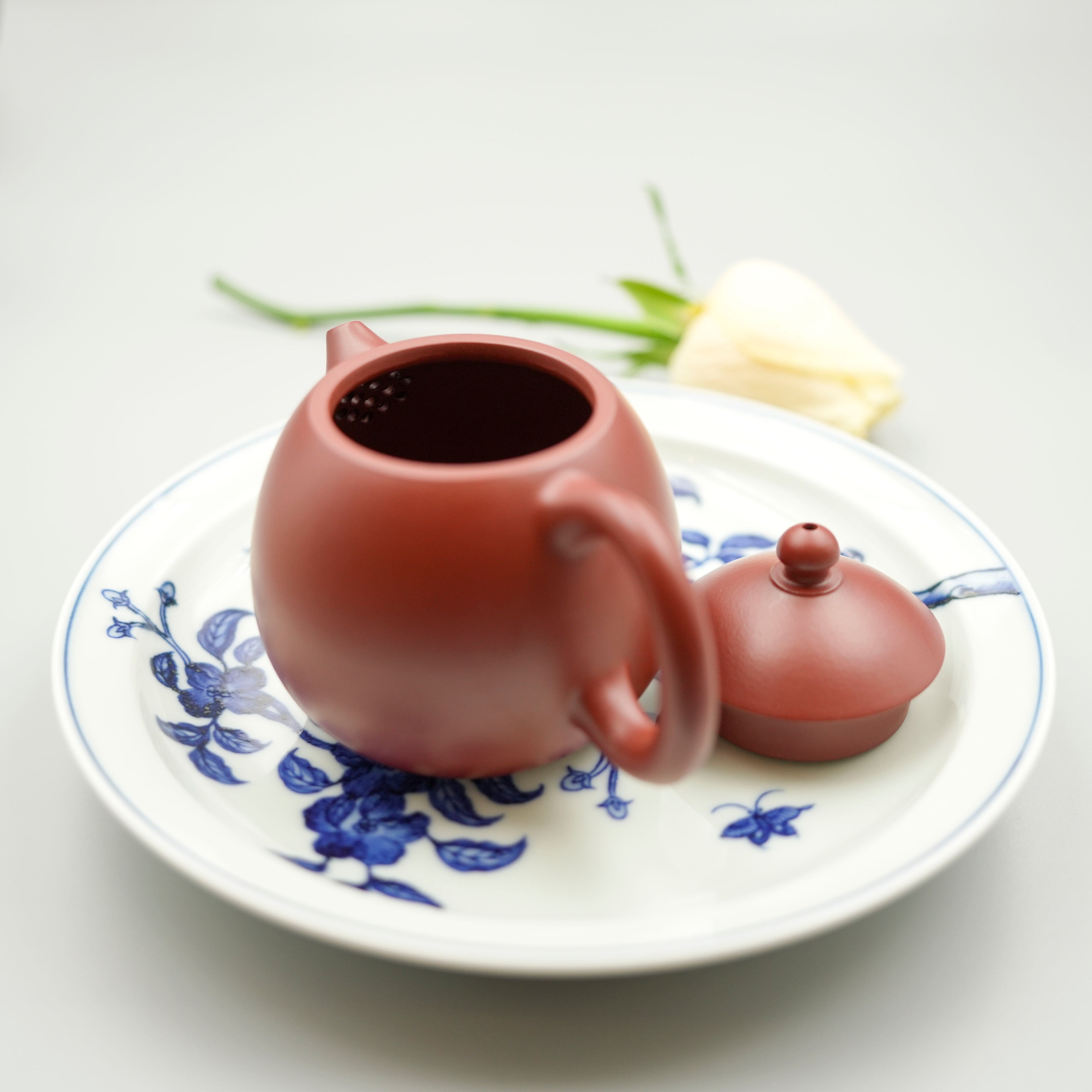 Handmade Yixing Zisha Teapot "Long Dan" (Dragon Egg) | 龙蛋 - 160ml