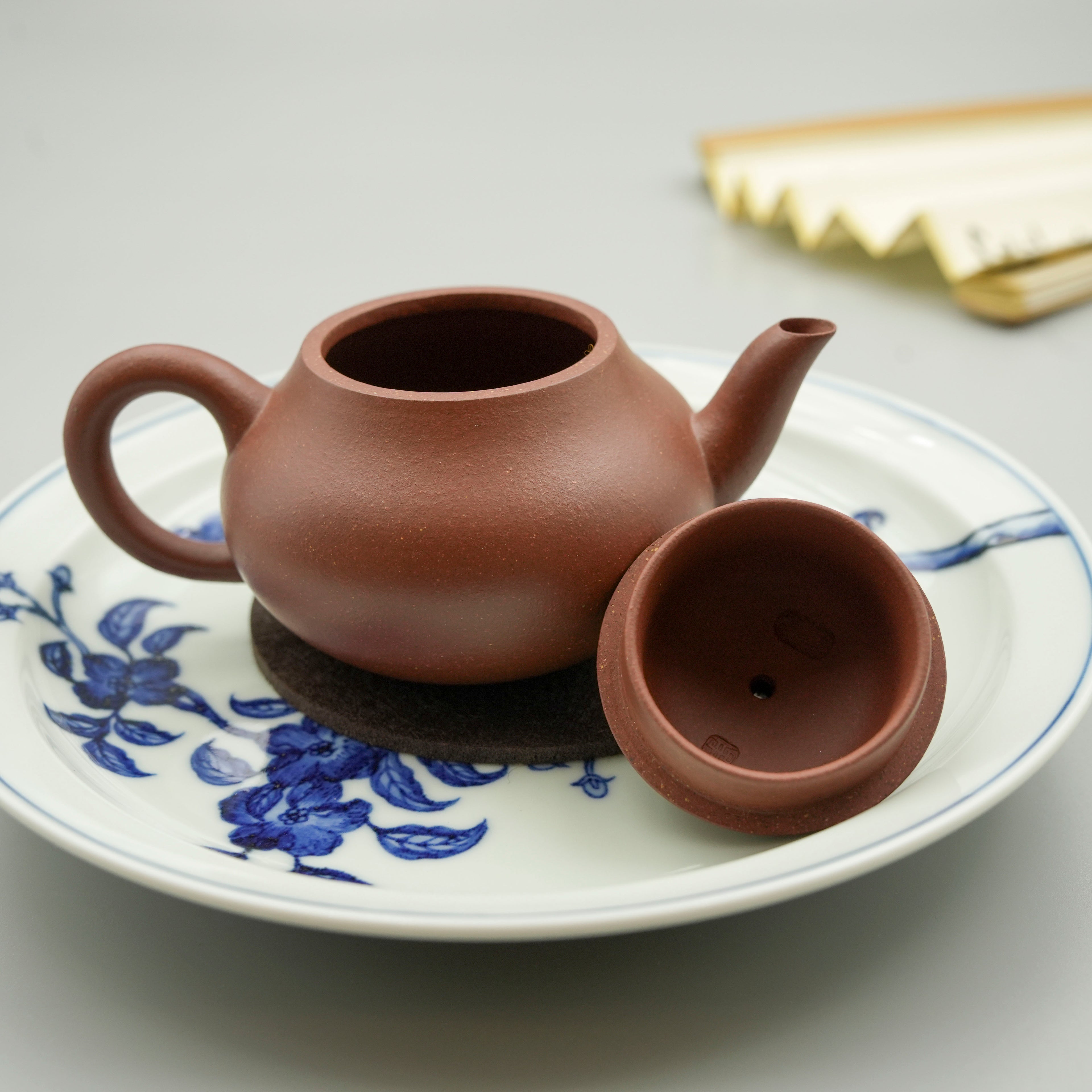 Fully Handmade Yixing Zisha Teapot "Li Xing" (Classic Pear Shape) | 梨形 - 130ml