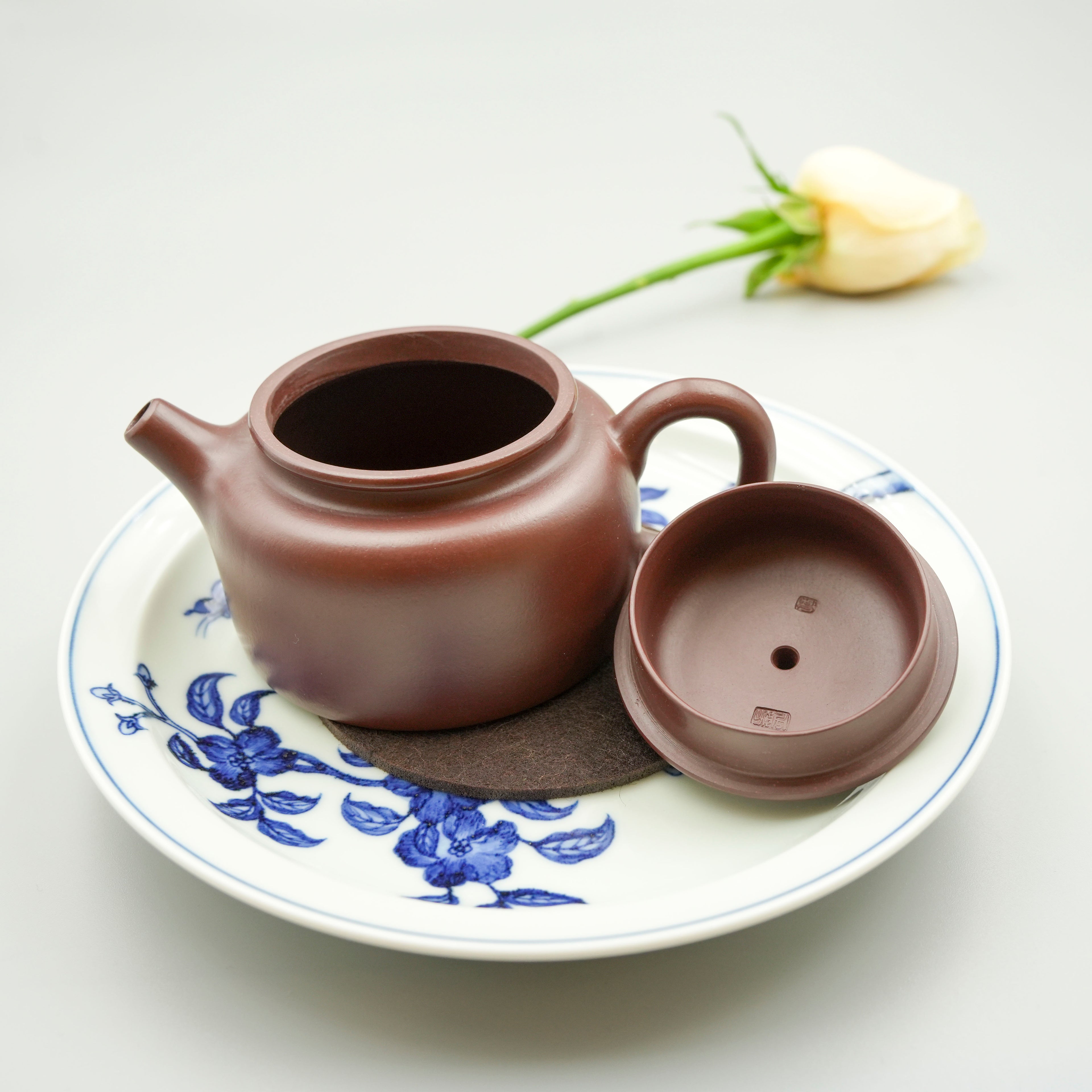 Handmade Yixing Zisha Teapot "Dezhong" (Bell of Virtue) | 德钟壶 - 170ml