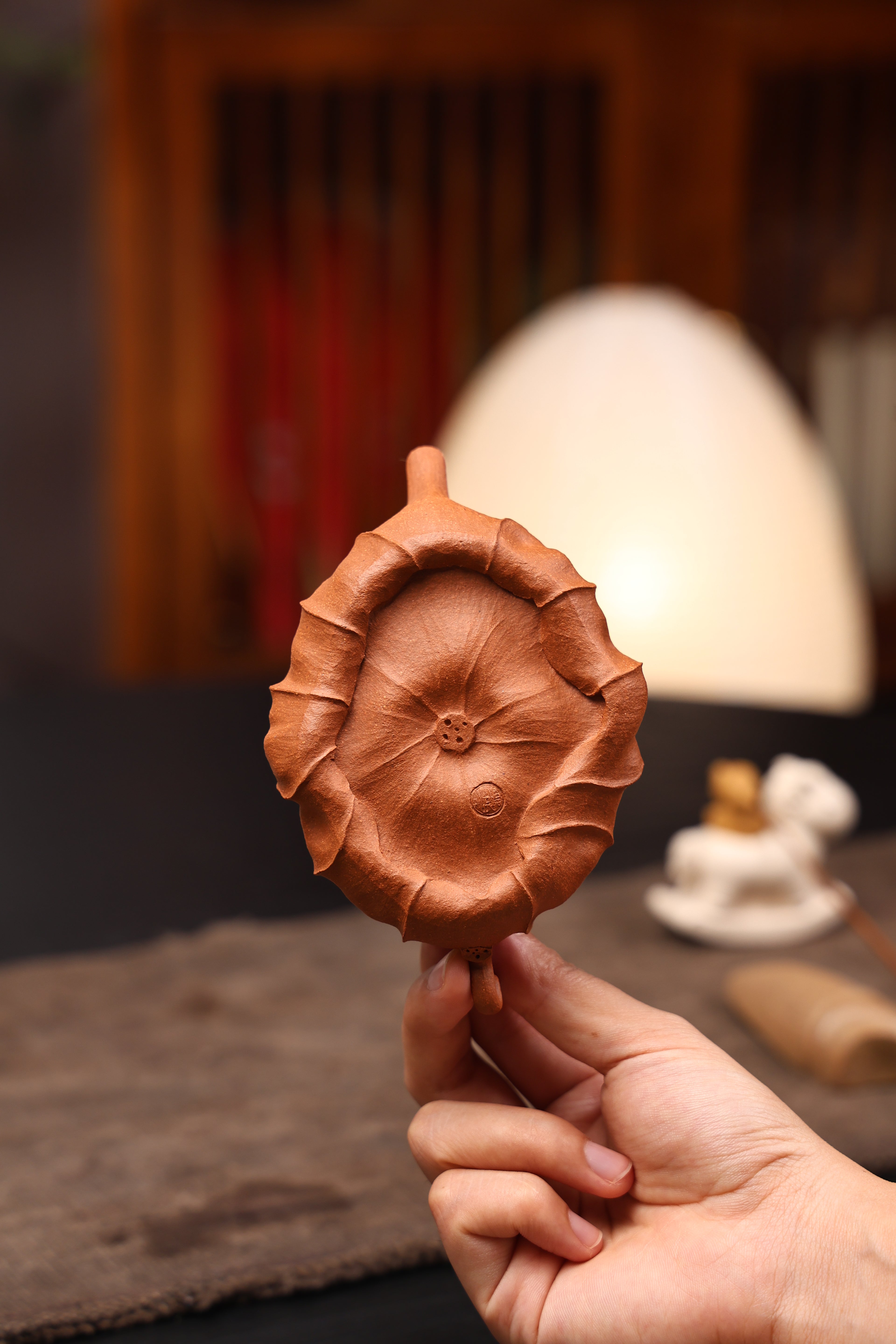 Handmade Yixing Zisha Teapot "Da Ji Ying" | 大寂影壶 - 98ml