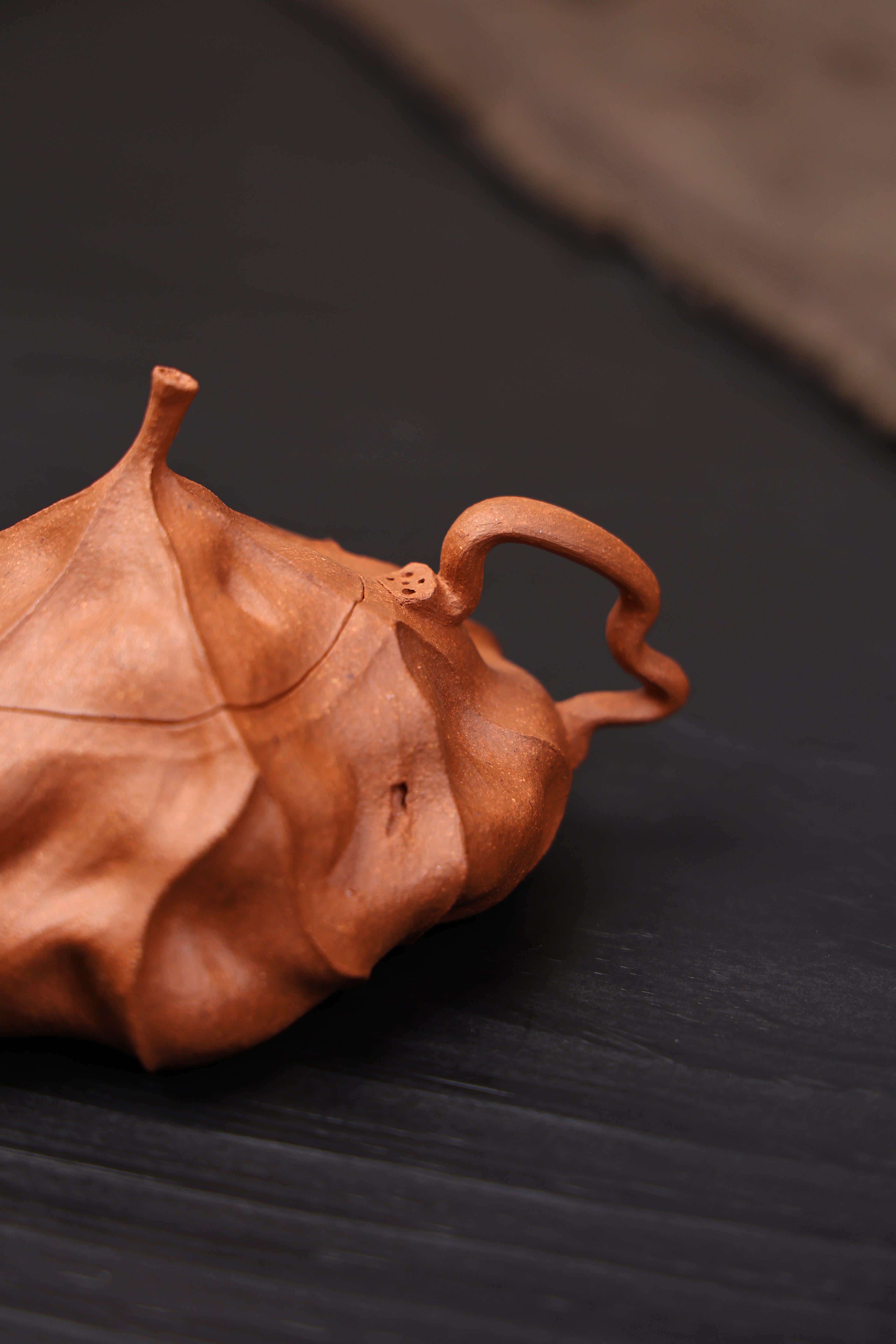 Handmade Yixing Zisha Teapot "Da Ji Ying" | 大寂影壶 - 98ml