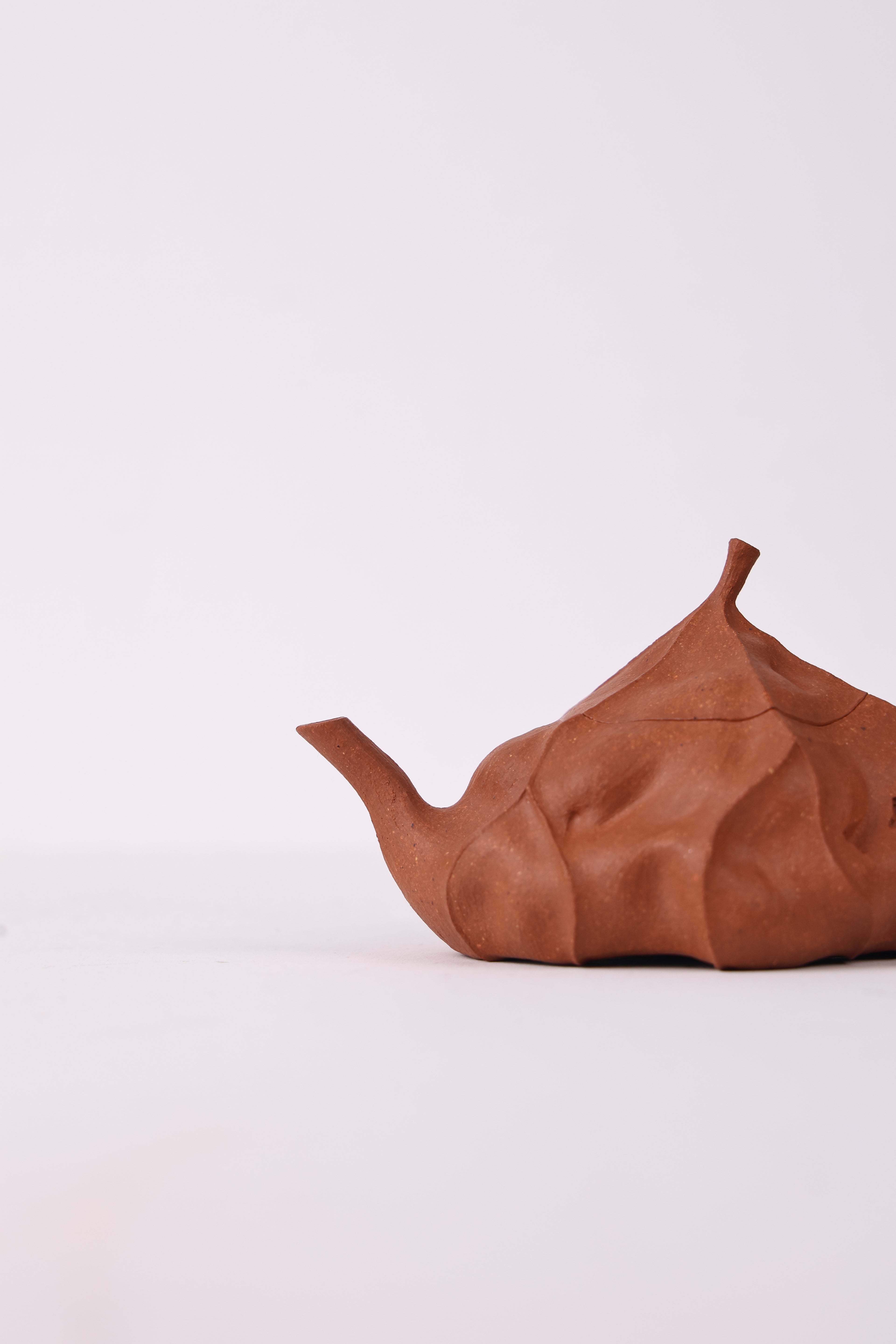 Handmade Yixing Zisha Teapot "Da Ji Ying" | 大寂影壶 - 98ml