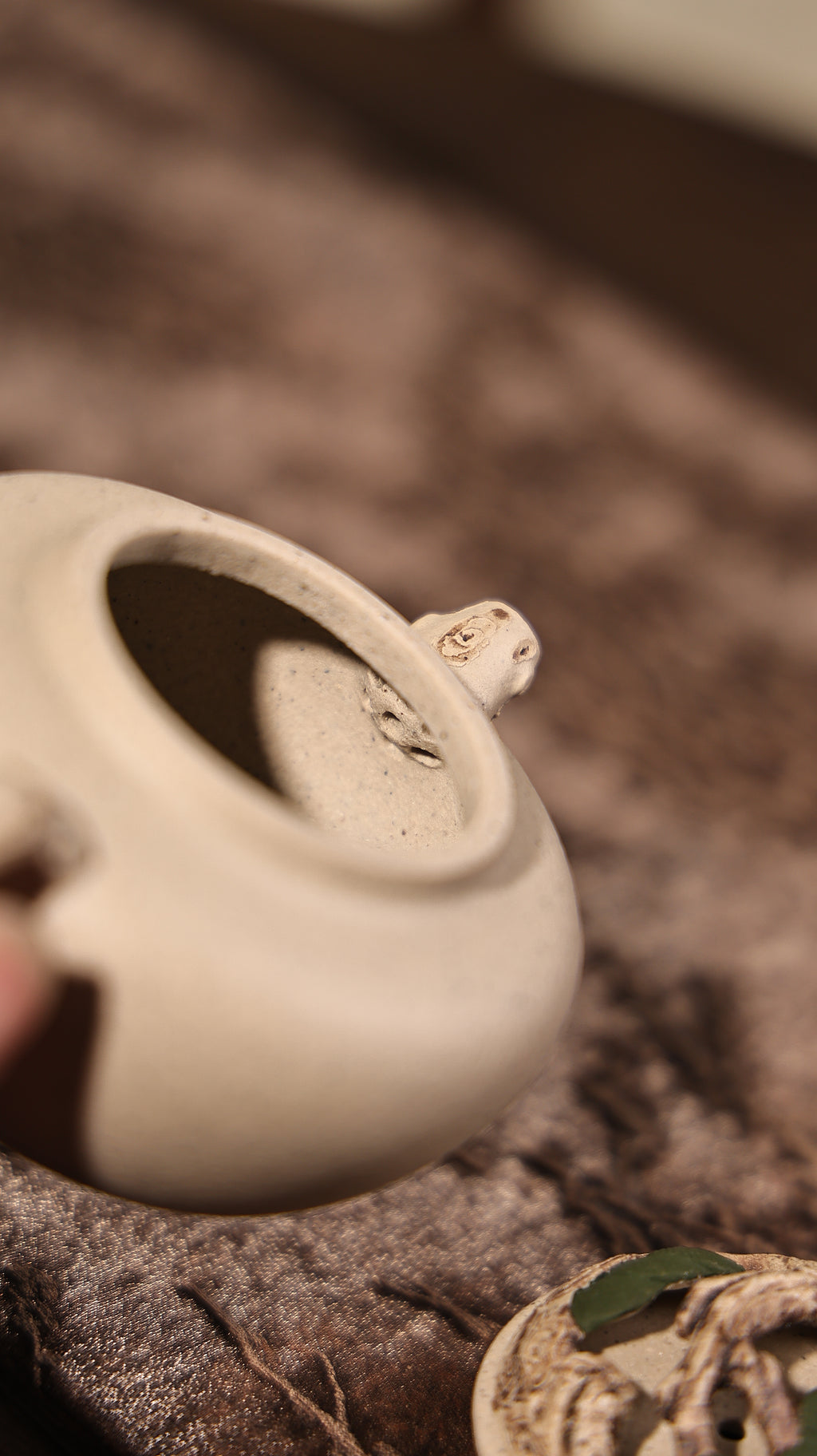 Handmade Yixing Zisha Teapot - "Yun Song" (Cloud Pine) | 云松- 103ml