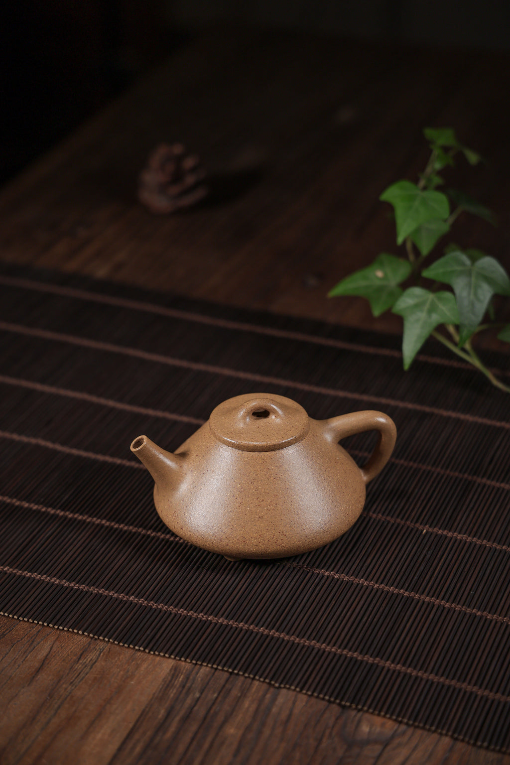 Handmade Yixing Zisha Teapot "Zi Ye" (Ziye Shi Piao / Stone Scoop) | 子冶石瓢 - 200ml