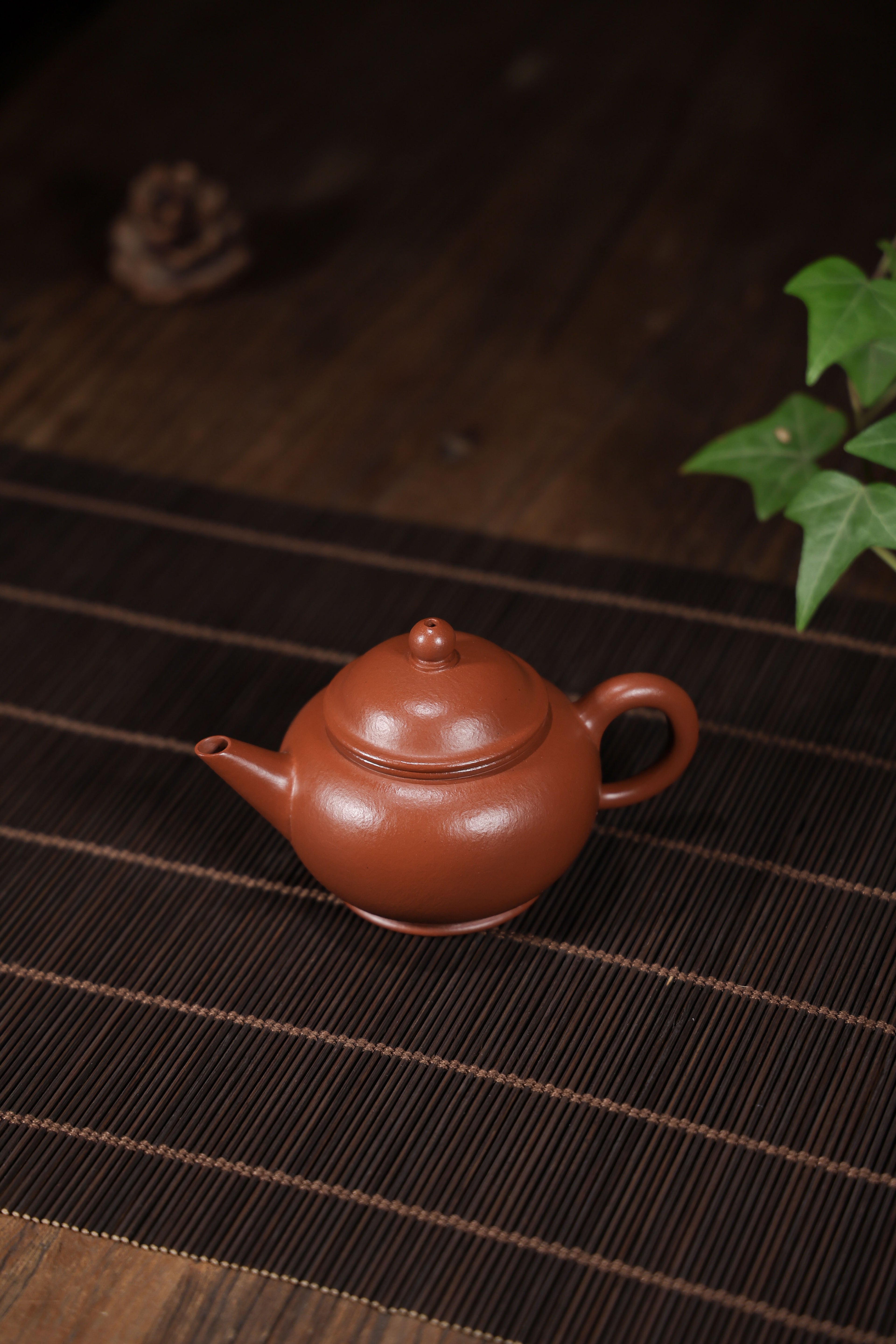 Handmade Yixing Zisha Teapot "Shui Ping" | 水平壶 - 130ml / 160ml