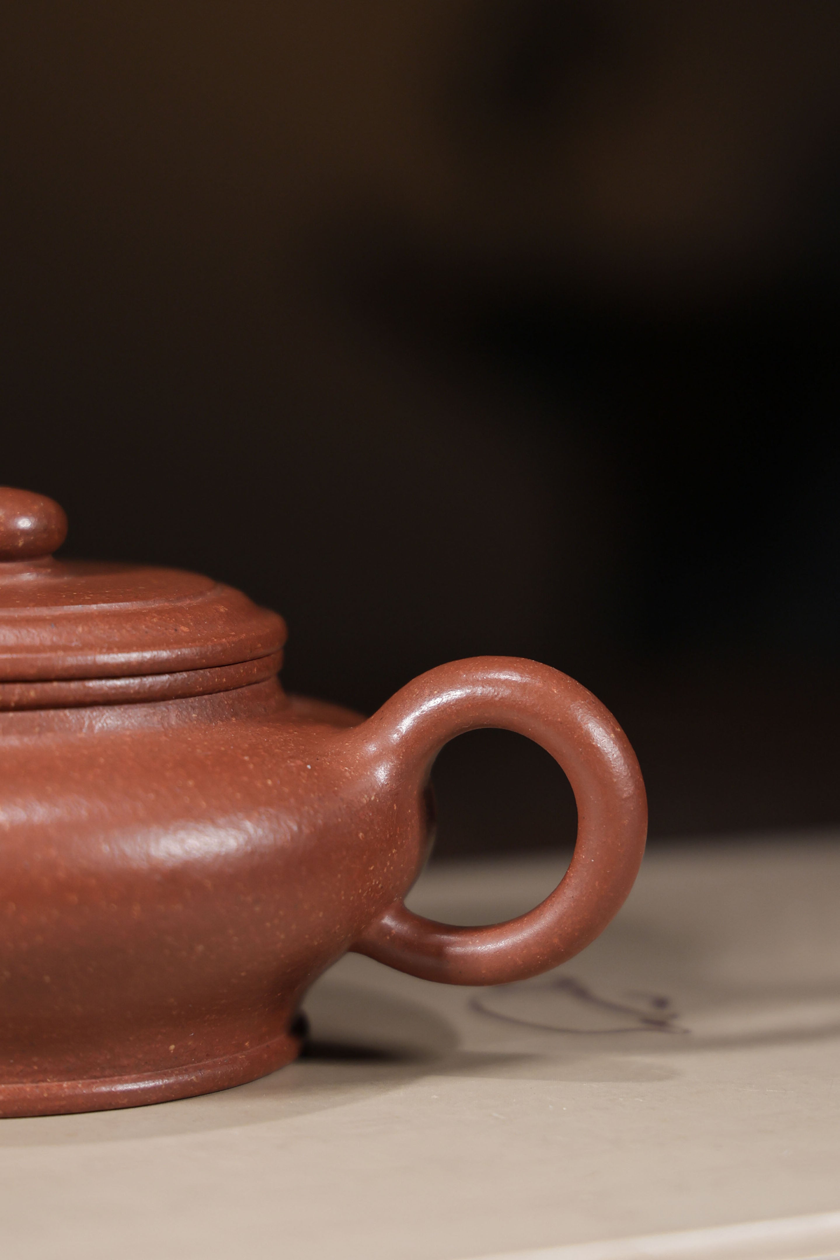 Handmade Yixing Zisha Teapot "Xu Bian" | 虚扁壶 - 200ml