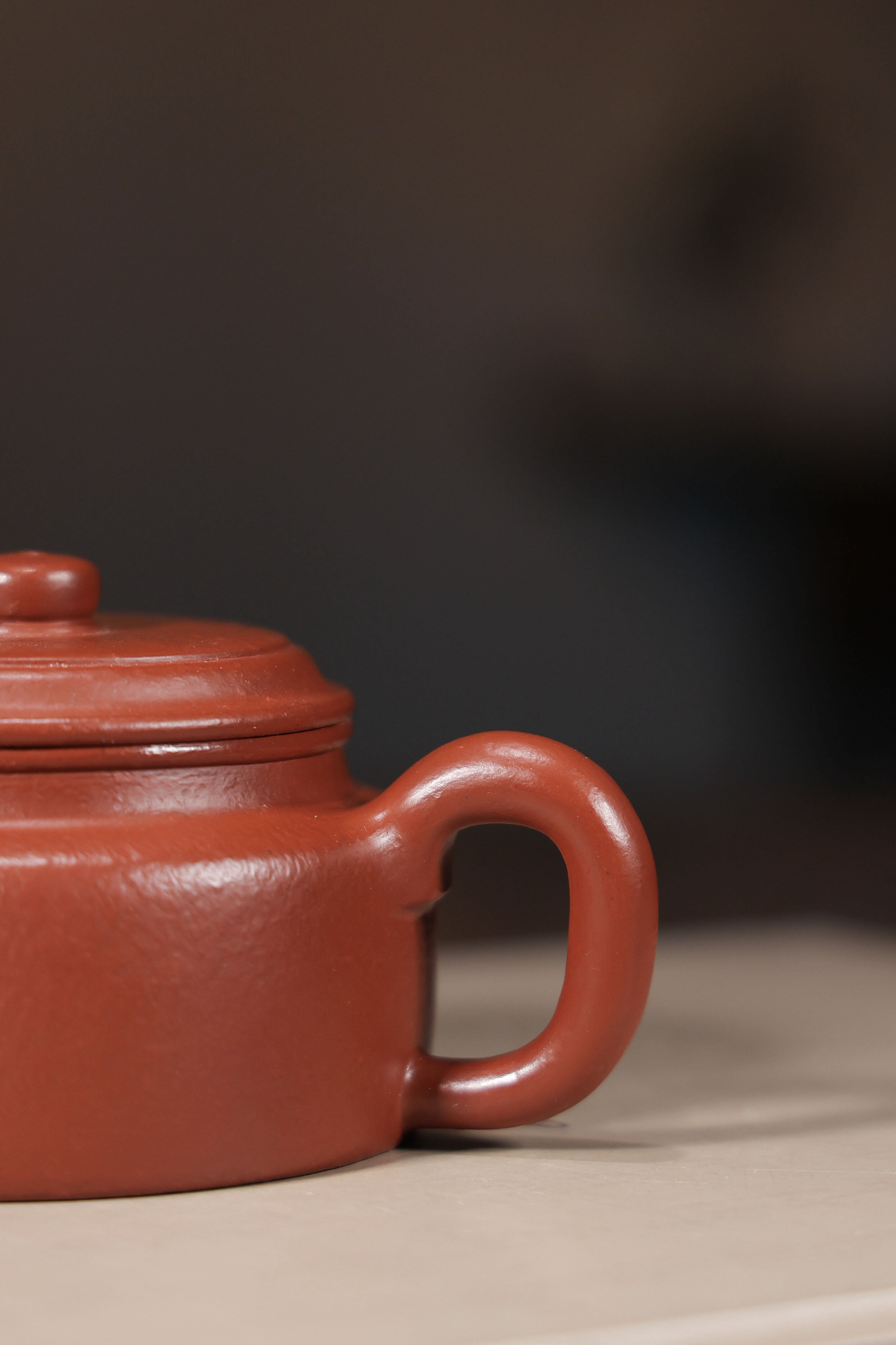 Handmade Yixing Zisha Teapot "Jian Liu De Zhong" | 剑流德钟 - 180ml