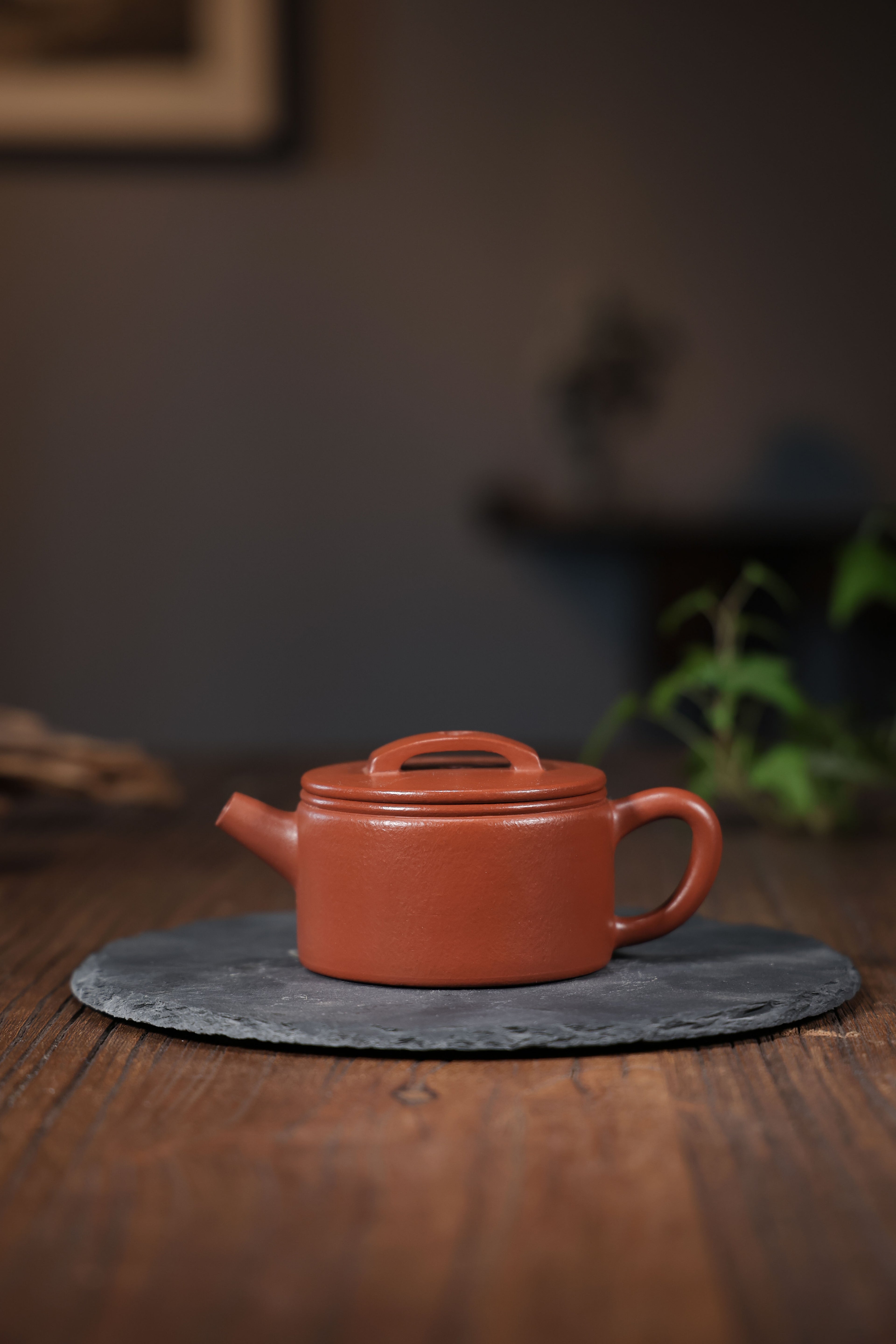 Handmade Yixing Zisha Teapot "Pao Zui Han Wa" (Cannon Spout Han Tile) | 炮嘴汉瓦 - 150ml
