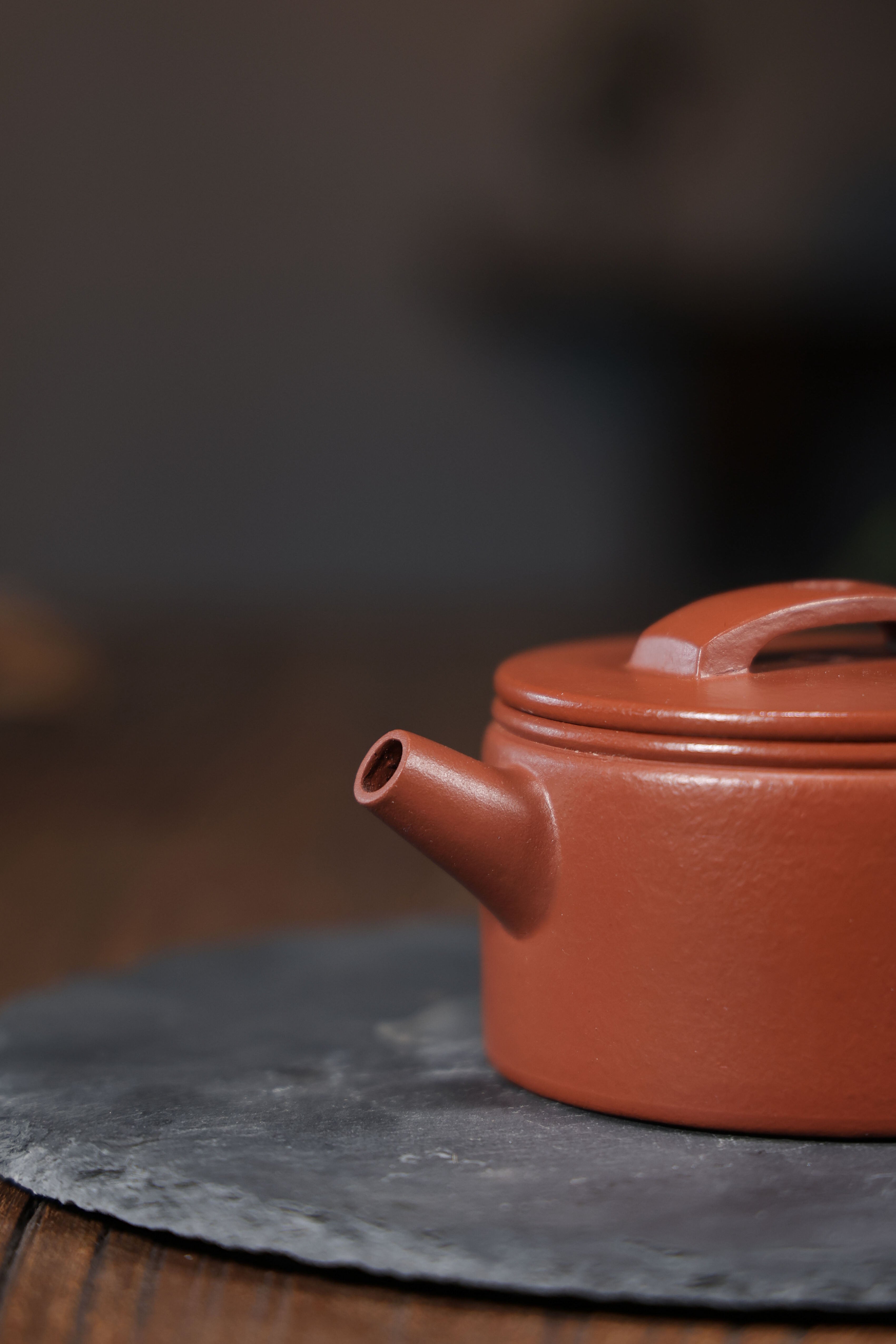 Handmade Yixing Zisha Teapot "Pao Zui Han Wa" (Cannon Spout Han Tile) | 炮嘴汉瓦 - 150ml
