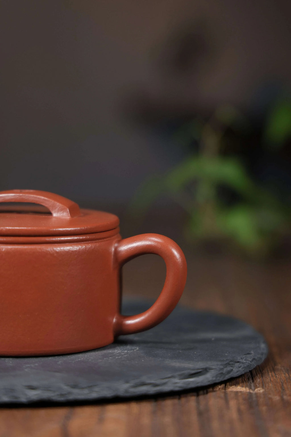 Handmade Yixing Zisha Teapot "Pao Zui Han Wa" (Cannon Spout Han Tile) | 炮嘴汉瓦 - 150ml