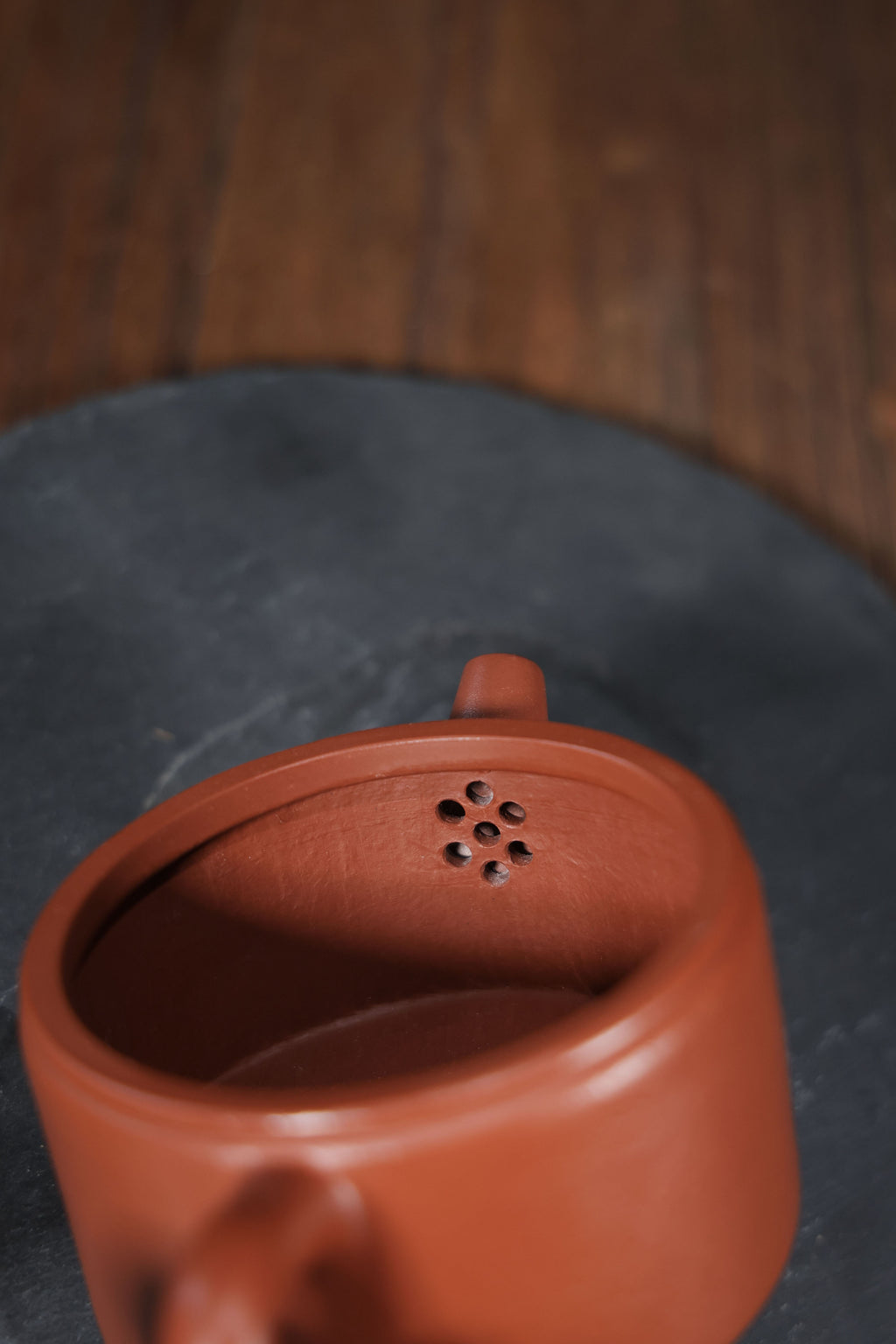 Handmade Yixing Zisha Teapot "Pao Zui Han Wa" (Cannon Spout Han Tile) | 炮嘴汉瓦 - 150ml