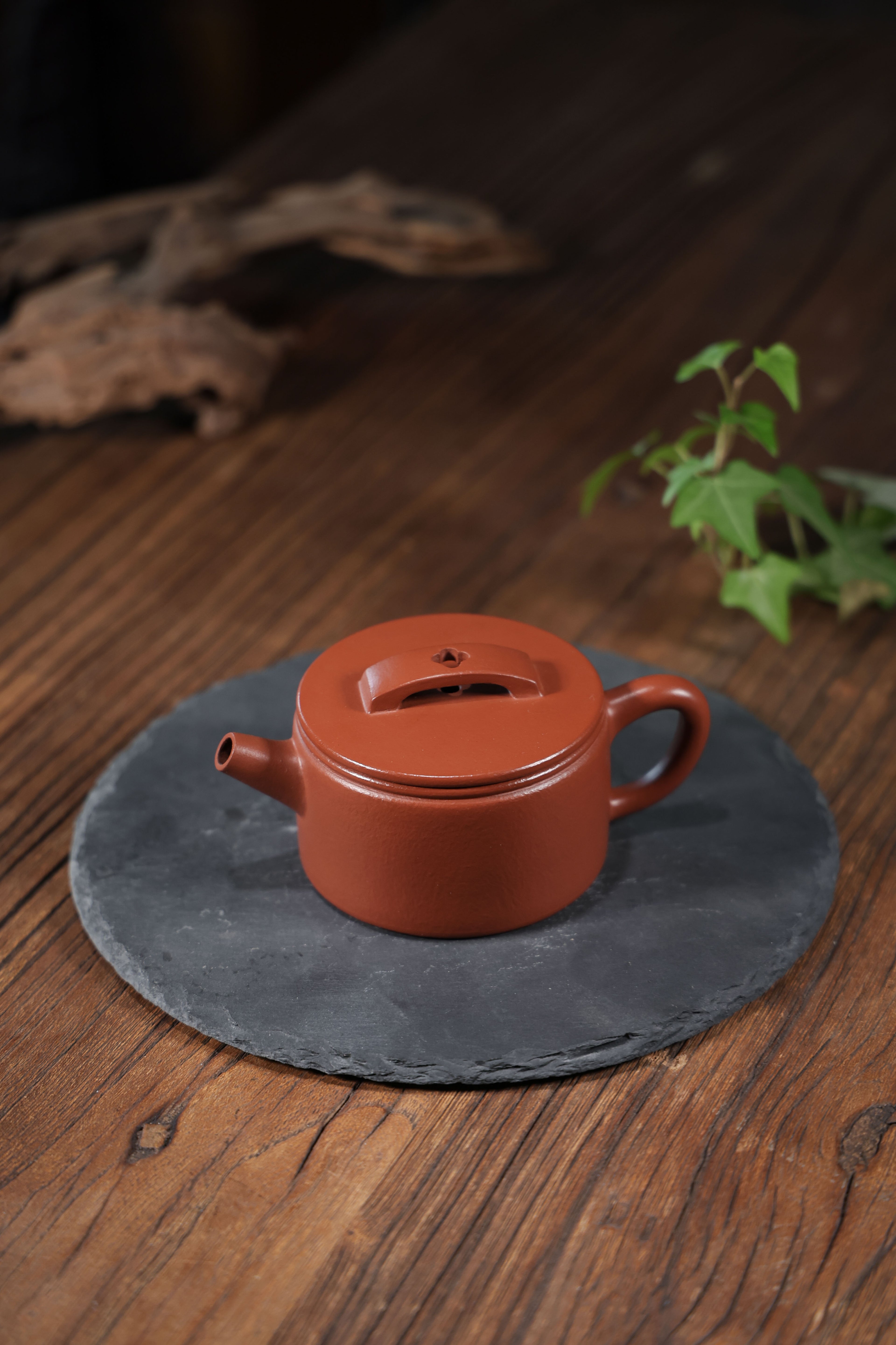 Handmade Yixing Zisha Teapot "Pao Zui Han Wa" (Cannon Spout Han Tile) | 炮嘴汉瓦 - 150ml