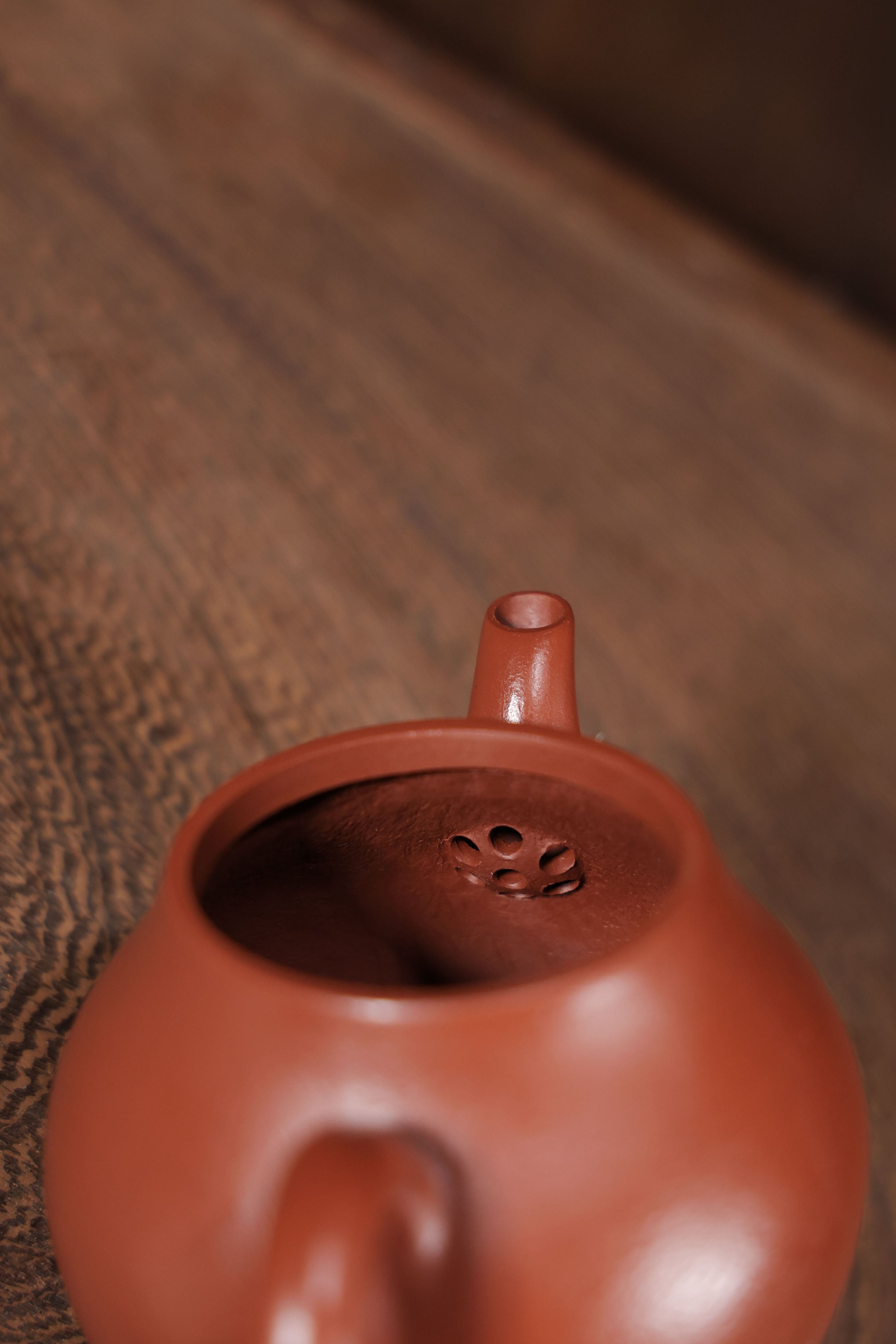 Handmade Yixing Zisha Teapot "Gao Li Xing" (Tall Pear Shape) | 高梨形 - 180ml