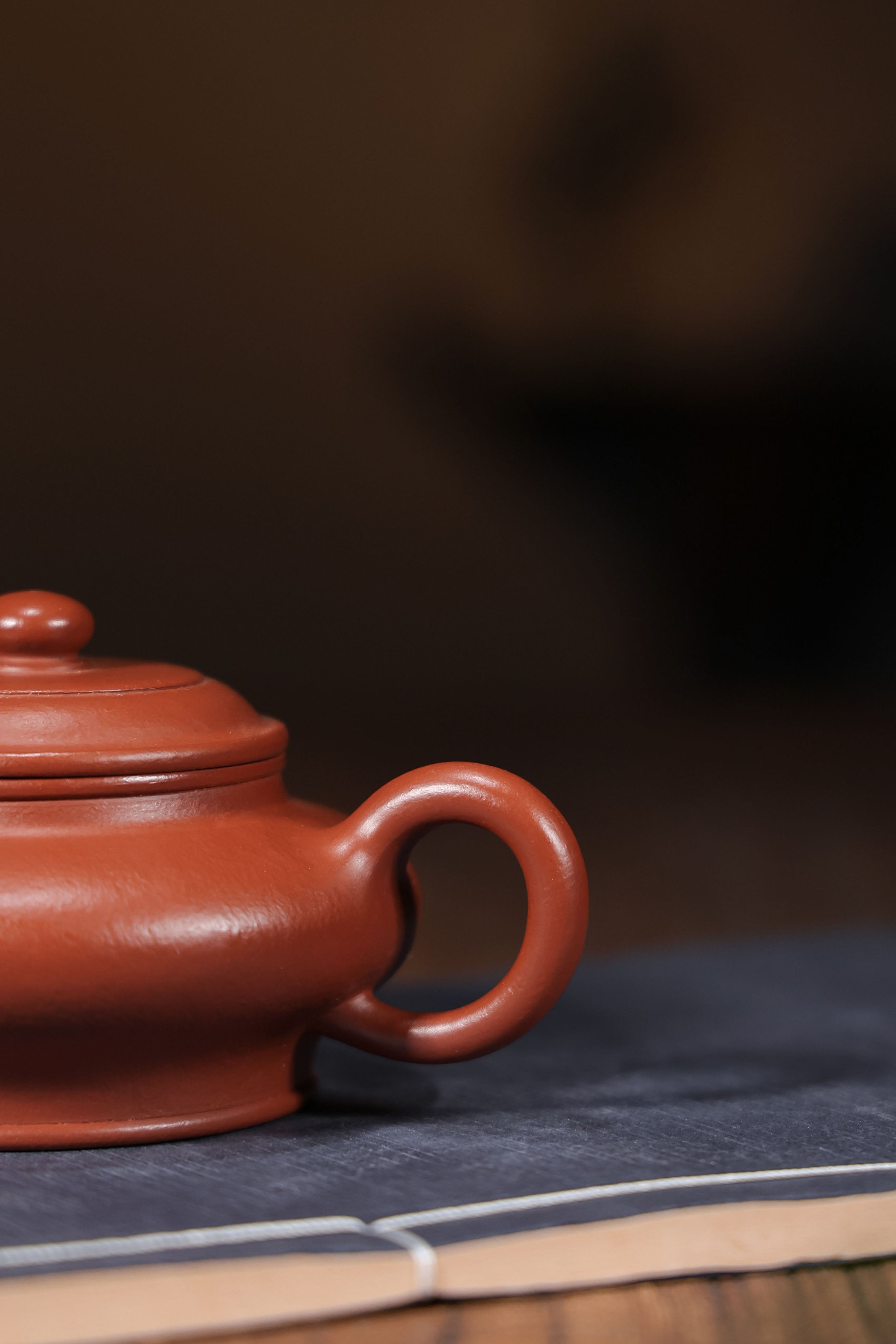 Handmade Yixing Zisha Teapot "Xu Bian" | 虚扁 - 180ml