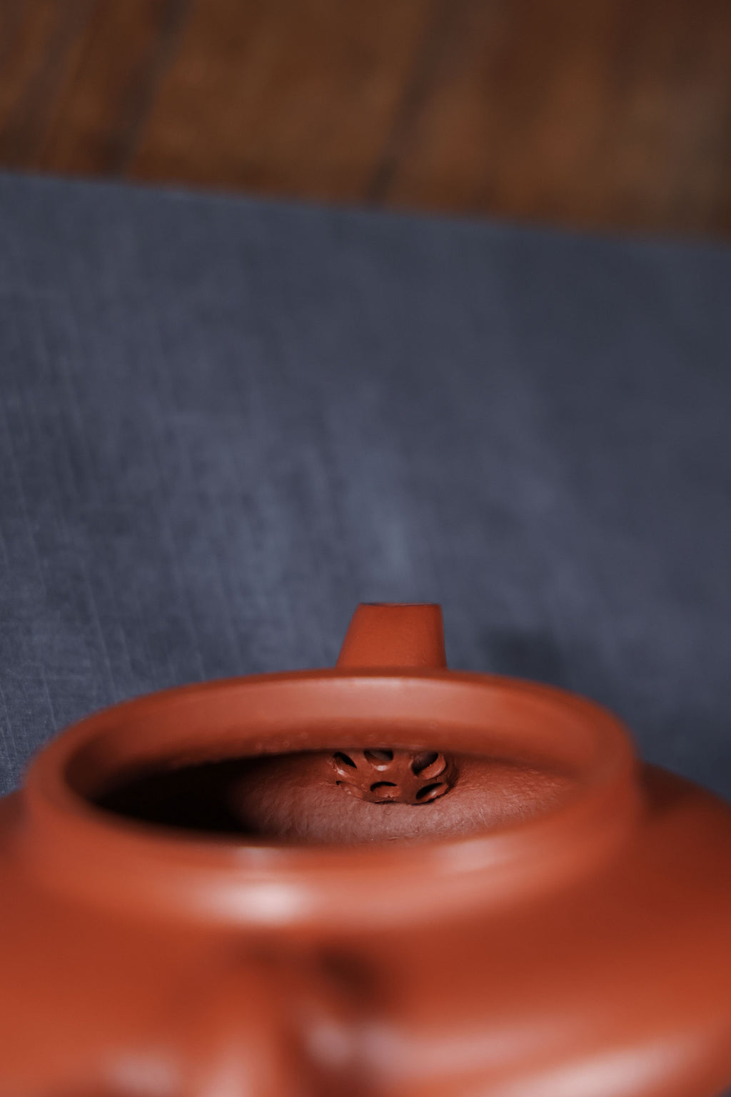 Handmade Yixing Zisha Teapot "Xu Bian" | 虚扁 - 180ml