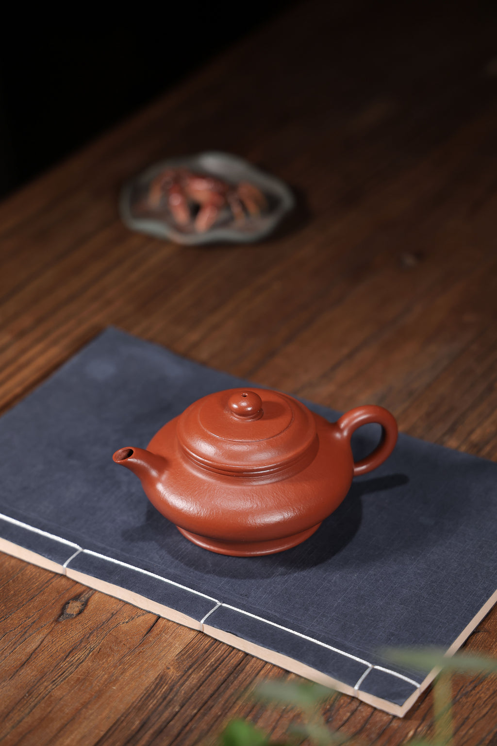 Handmade Yixing Zisha Teapot "Xu Bian" | 虚扁 - 180ml