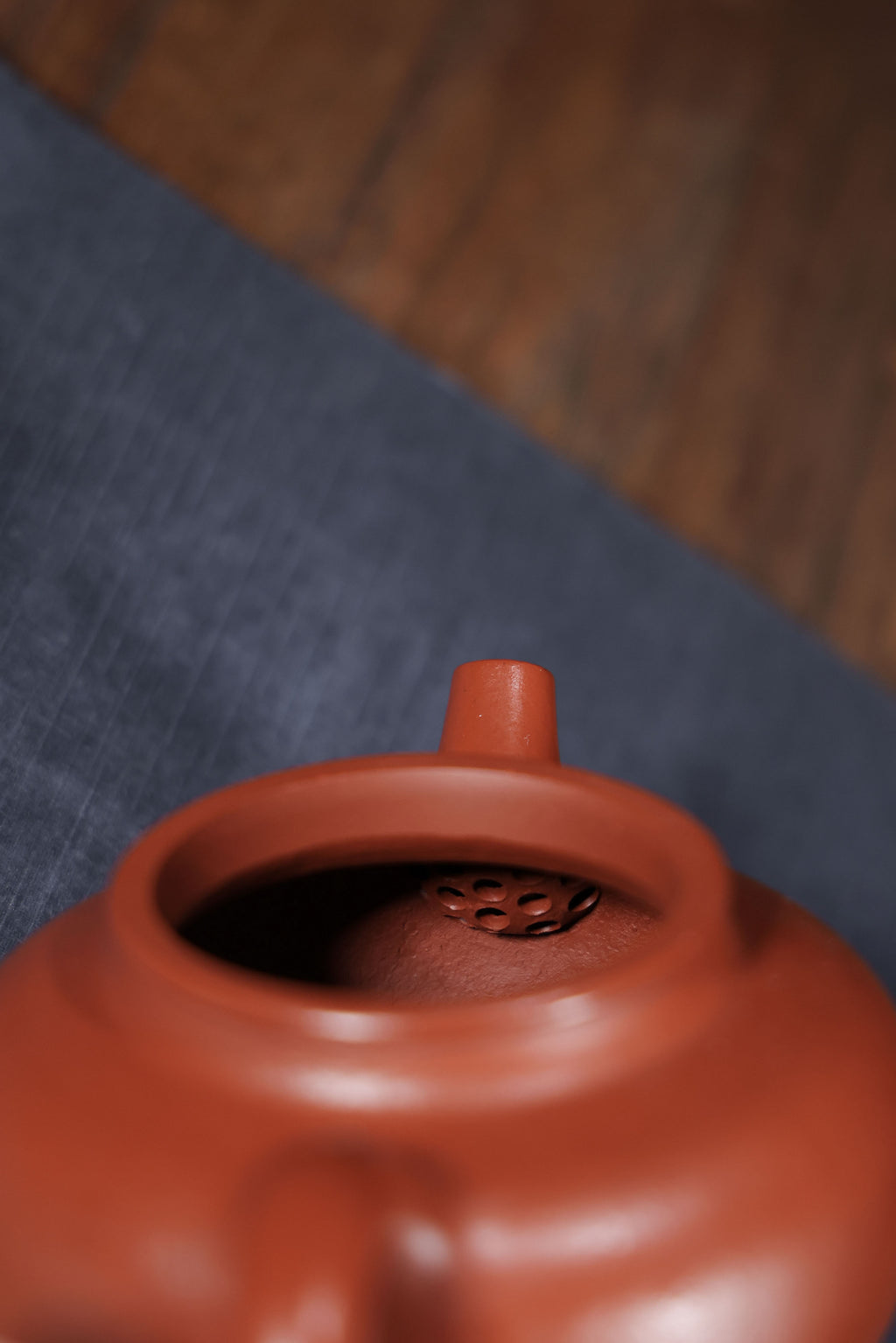 Handmade Yixing Zisha Teapot "Rong Tian" | 容天壶 - 160ml / 200ml