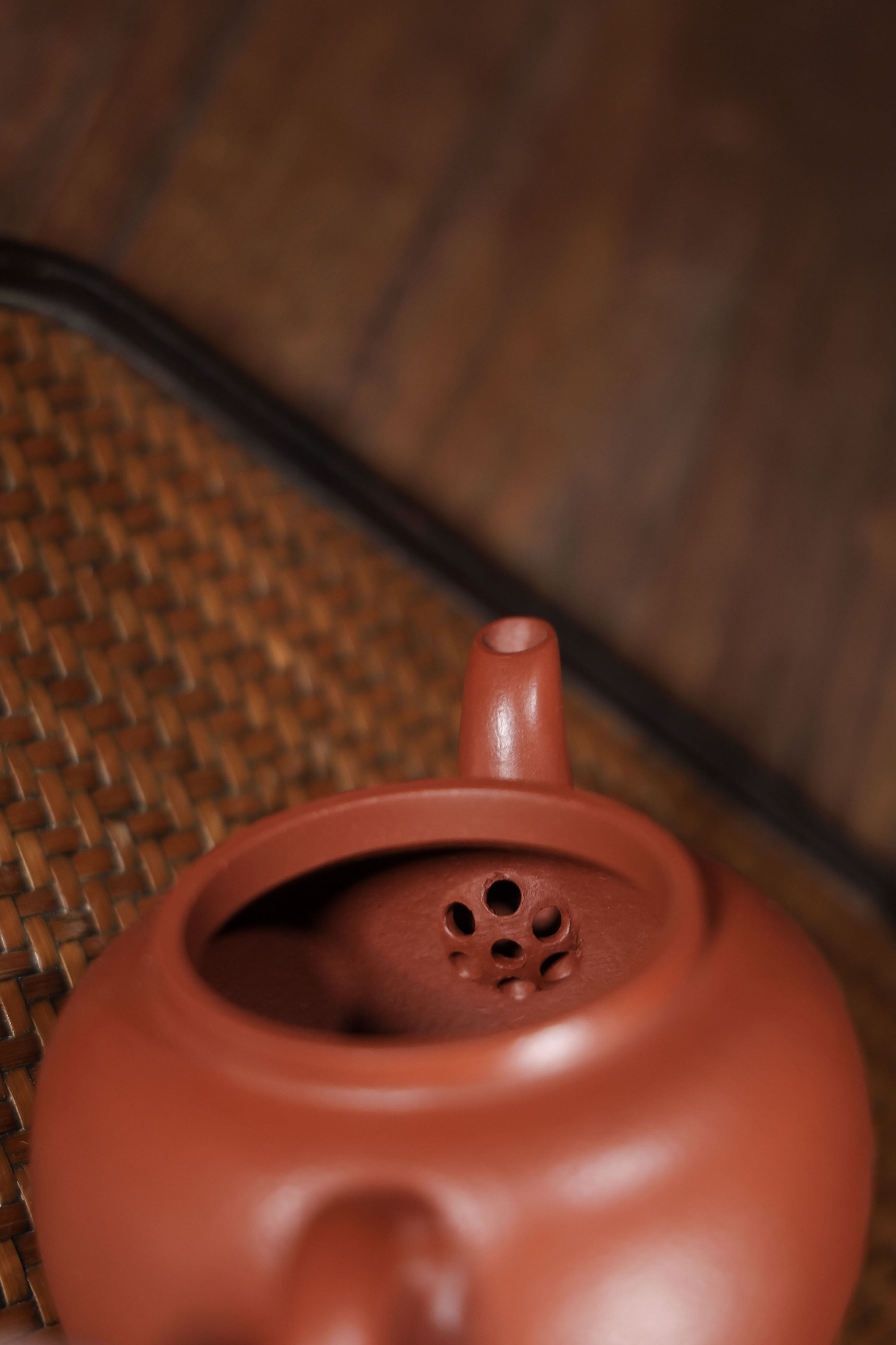 Handmade Yixing Zisha Teapot "Nanzhou Gao Shi" | 南洲高士 - 180ml