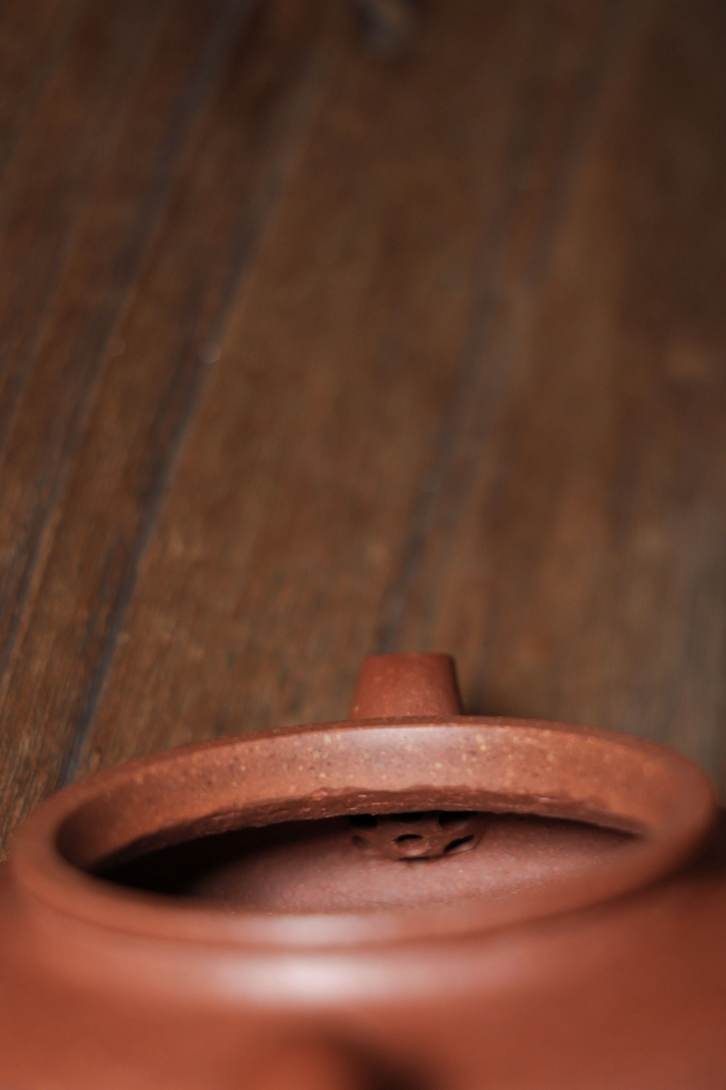 Handmade Yixing Zisha Teapot "Xu Bian" | 虚扁壶 - 200ml